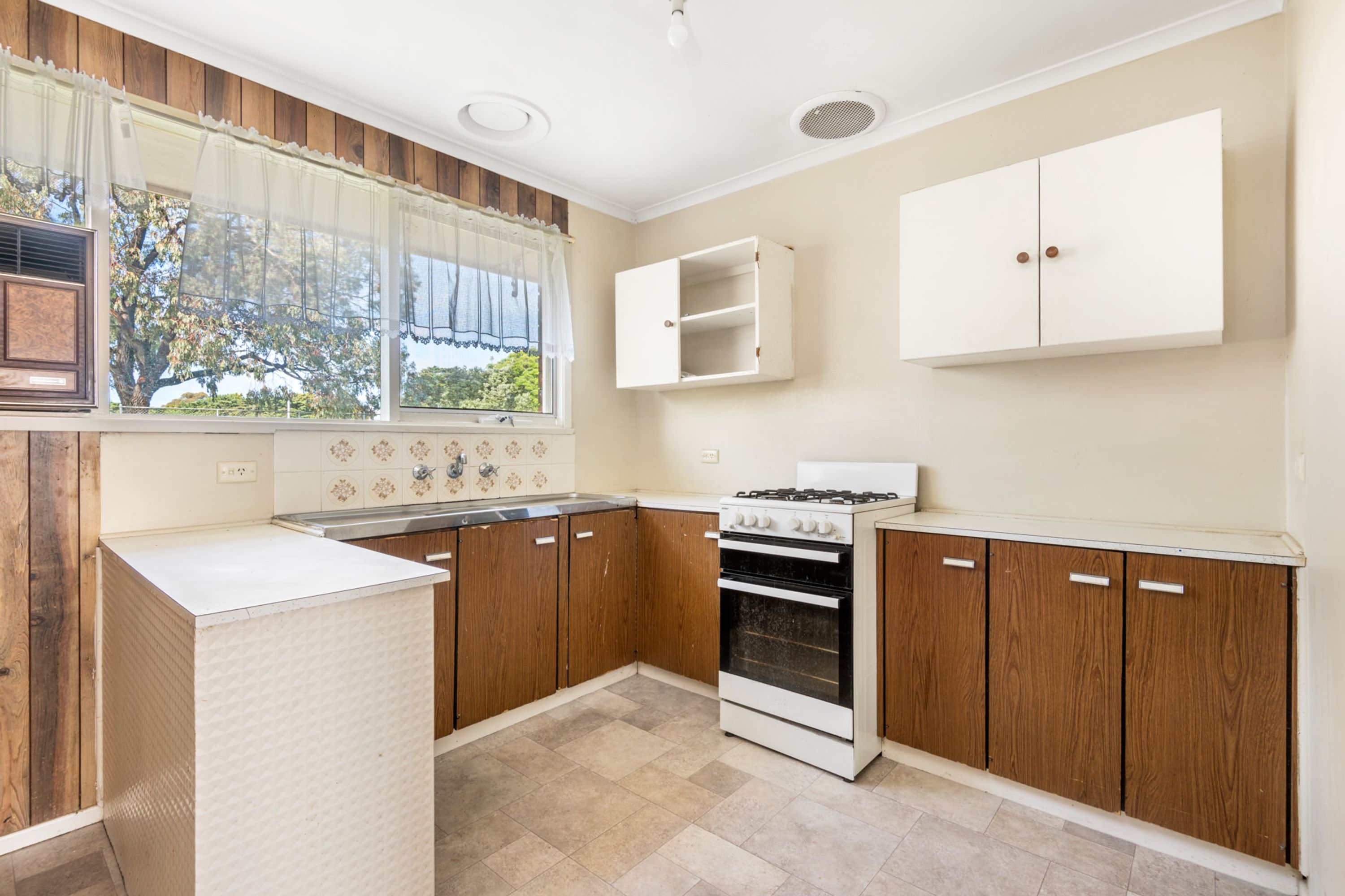 29 Teleta Crescent, Corio VIC 3214, Corio - Thumbnail 2