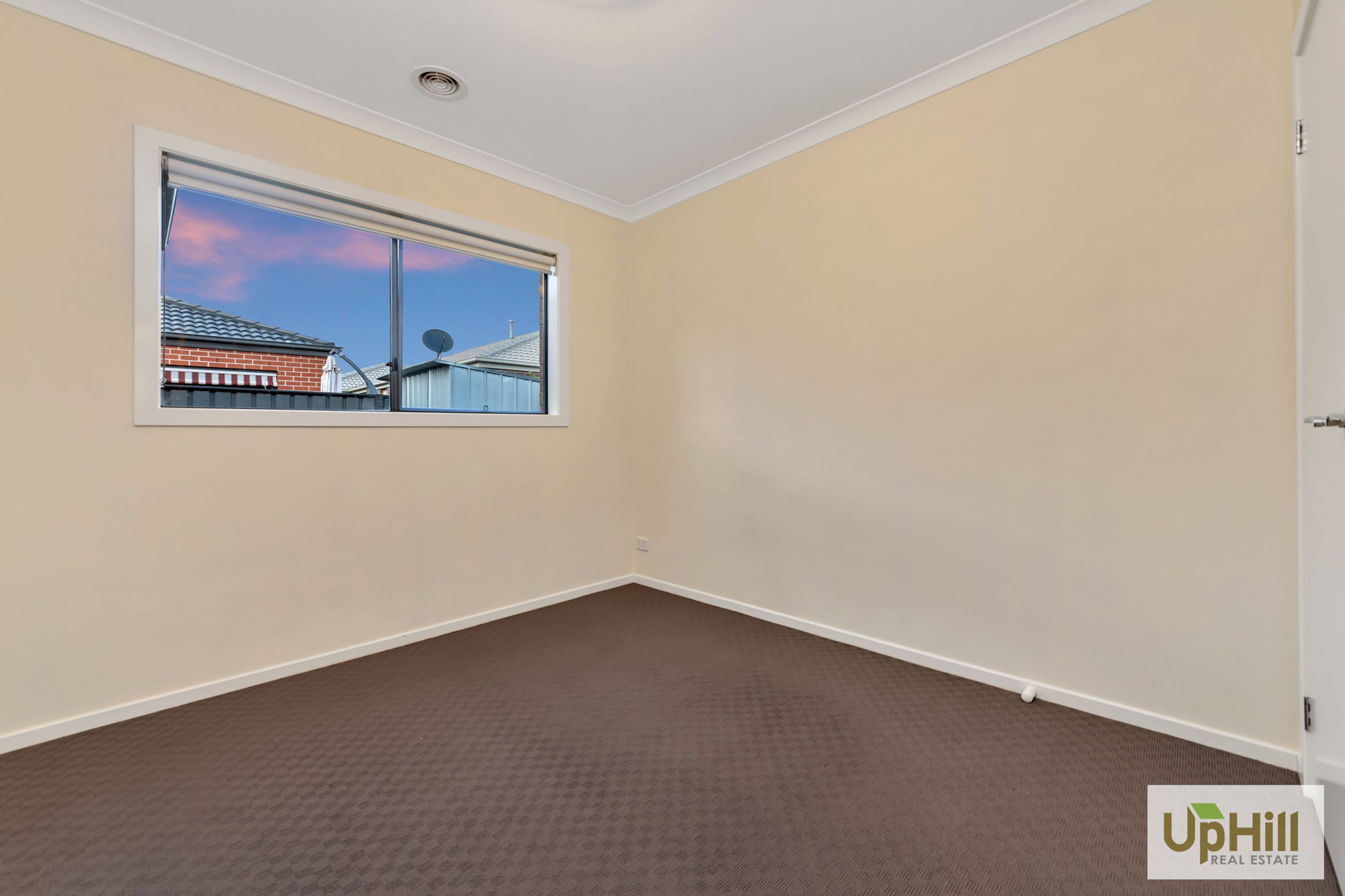 15 JUTLAND CLOSE, Clyde North - Thumbnail 7