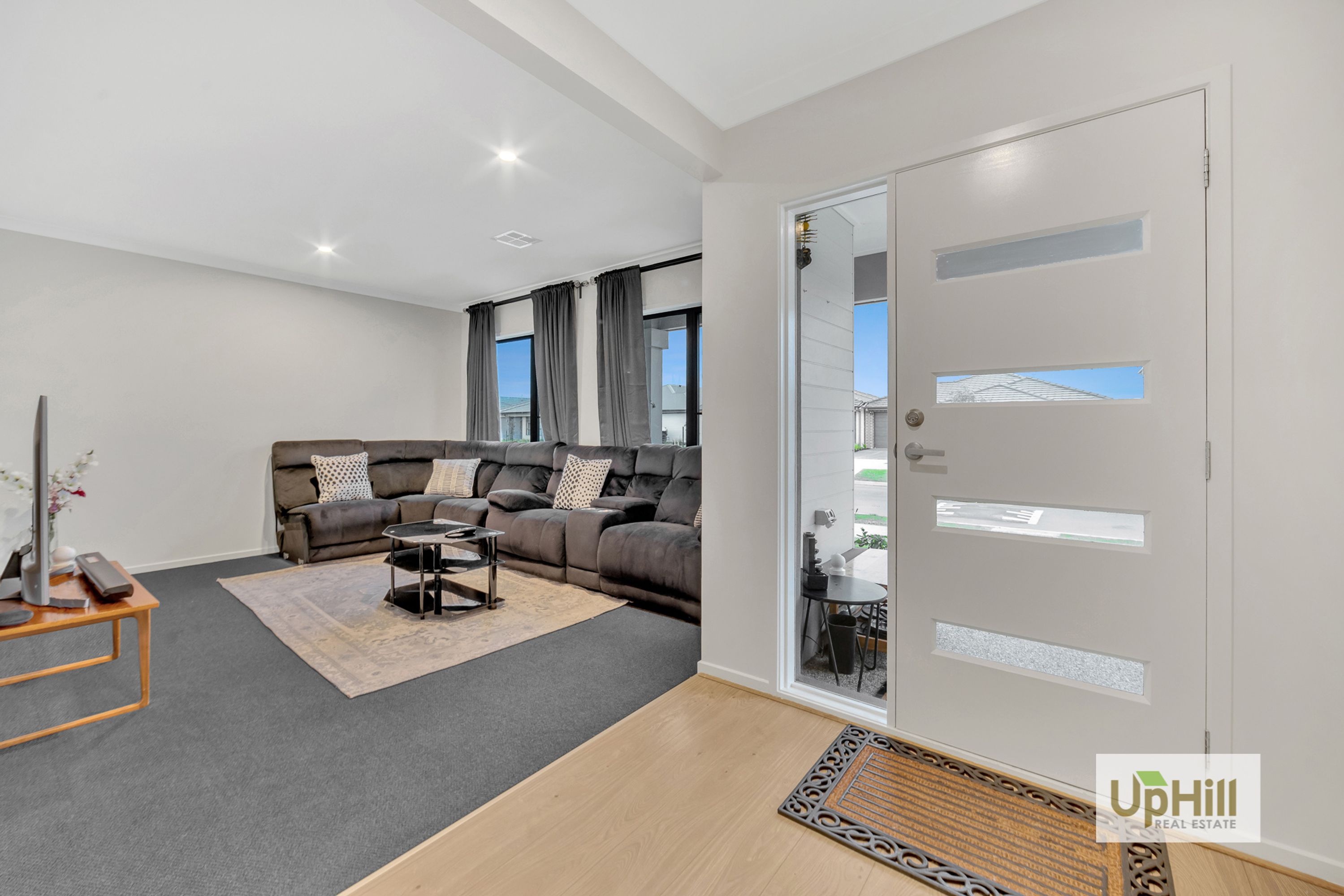 15 Parkrise Boulevard, Clyde North - Thumbnail 2