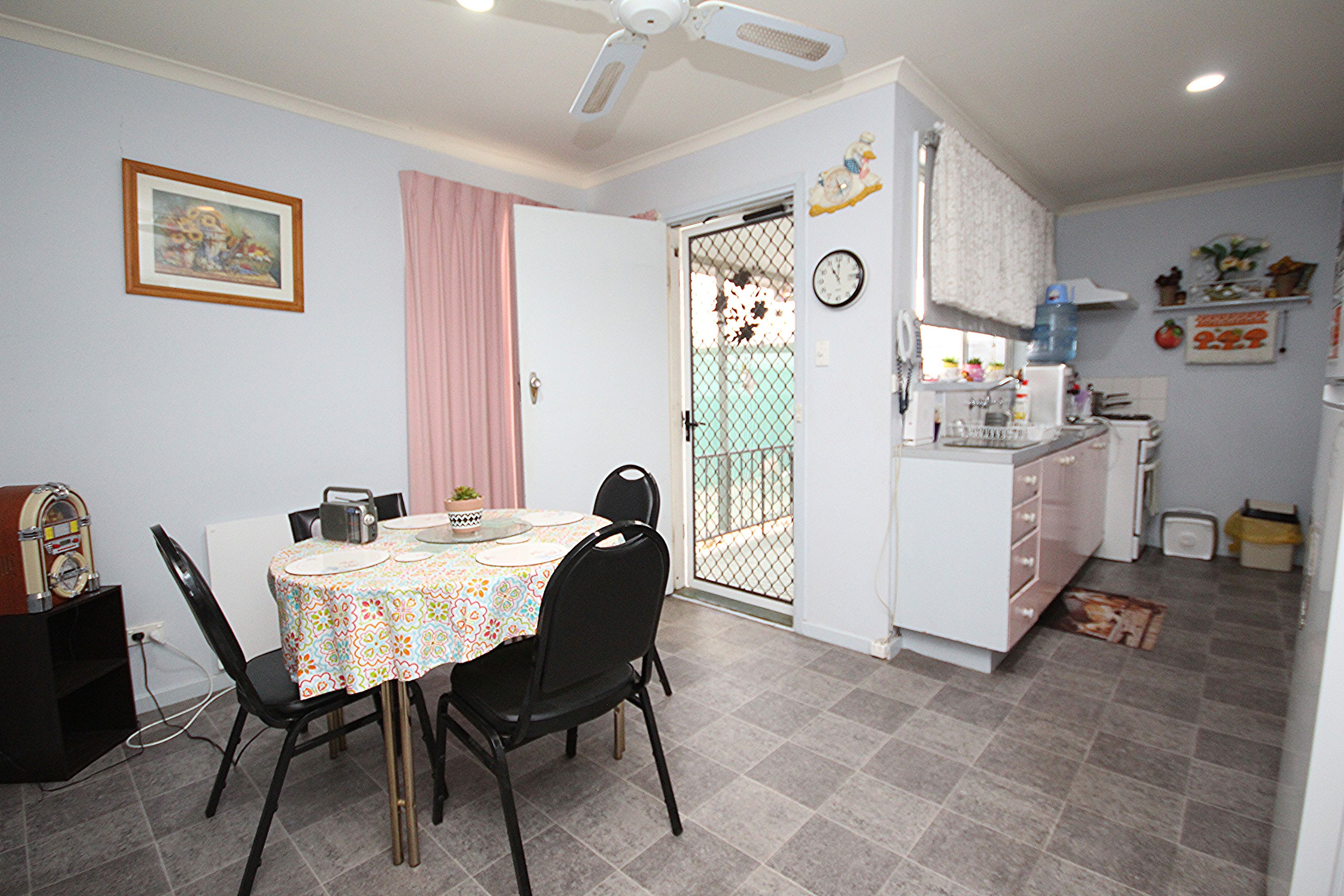 14 Felstead Avenue, Horsham VIC 3400, Horsham - Thumbnail 5