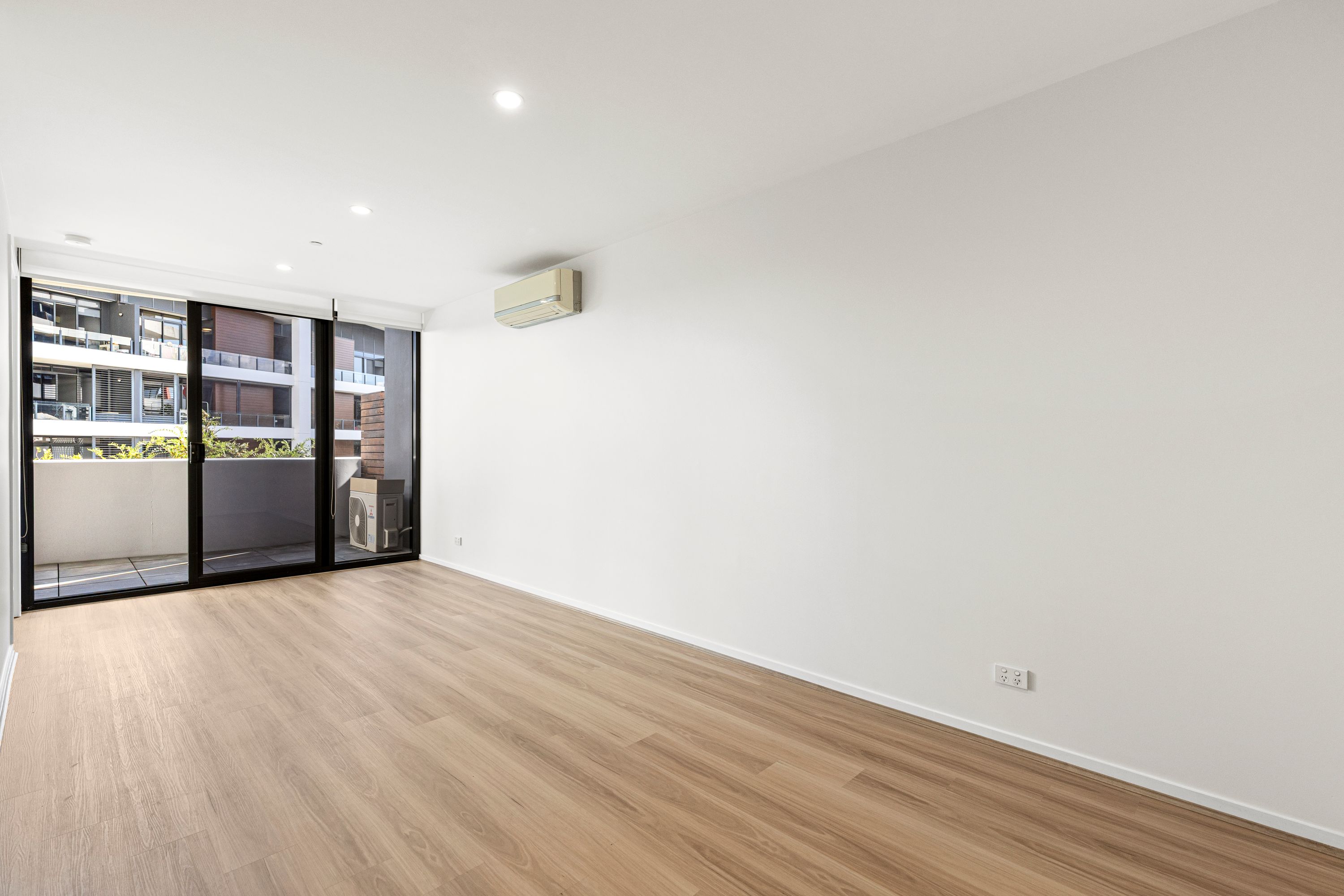 364/38 Mt Alexander Rd, Travancore - Thumbnail 2