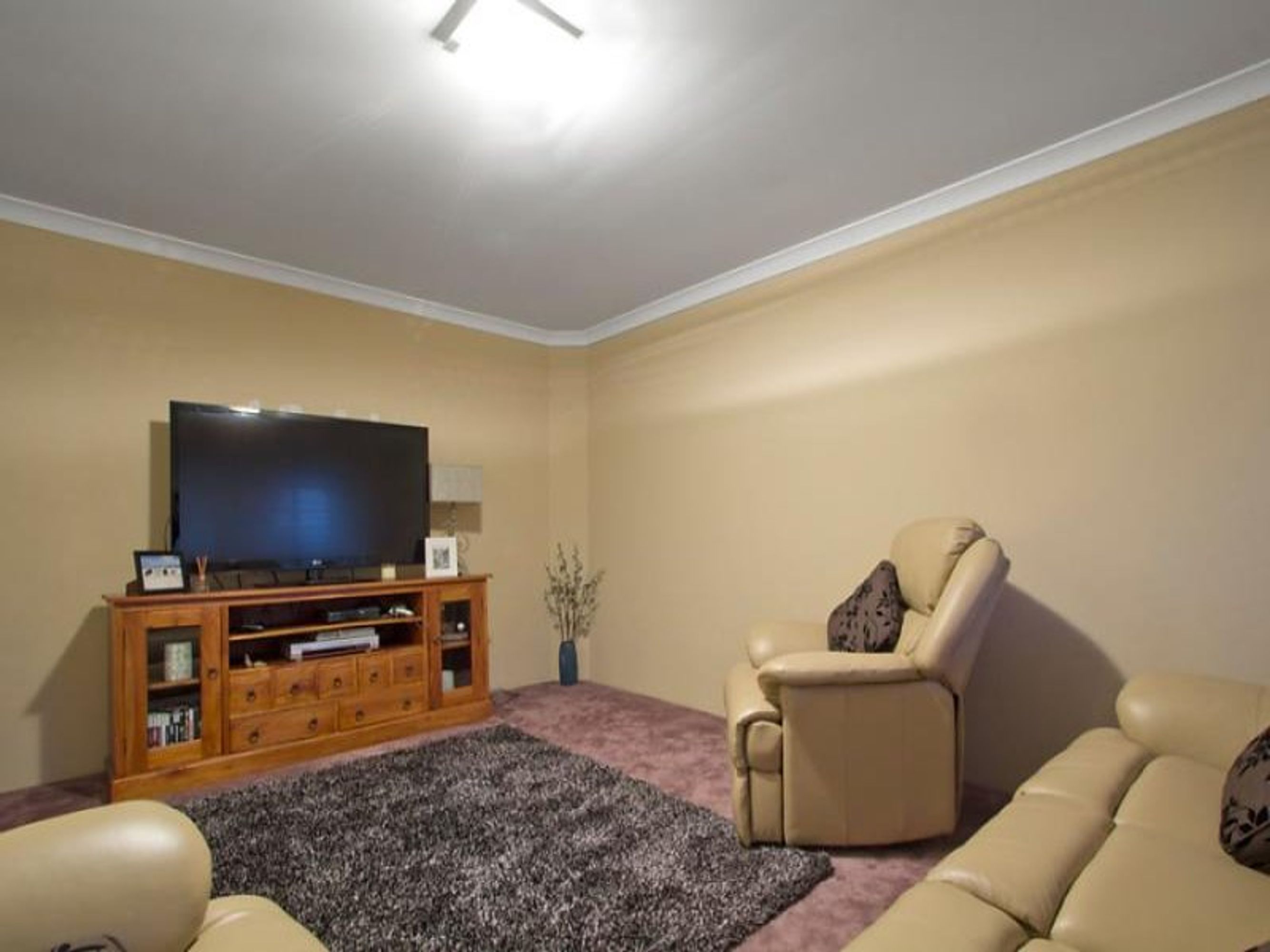 10 Goshawk Street, Tapping - Thumbnail 7