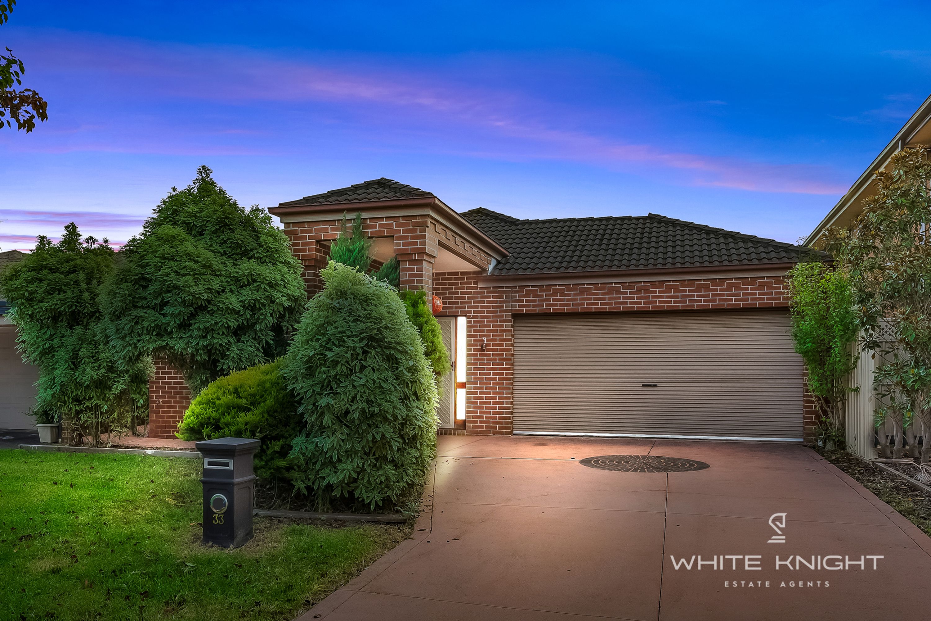 33 Blenheim Way, Caroline Springs VIC 3023, Caroline Springs - Thumbnail 2