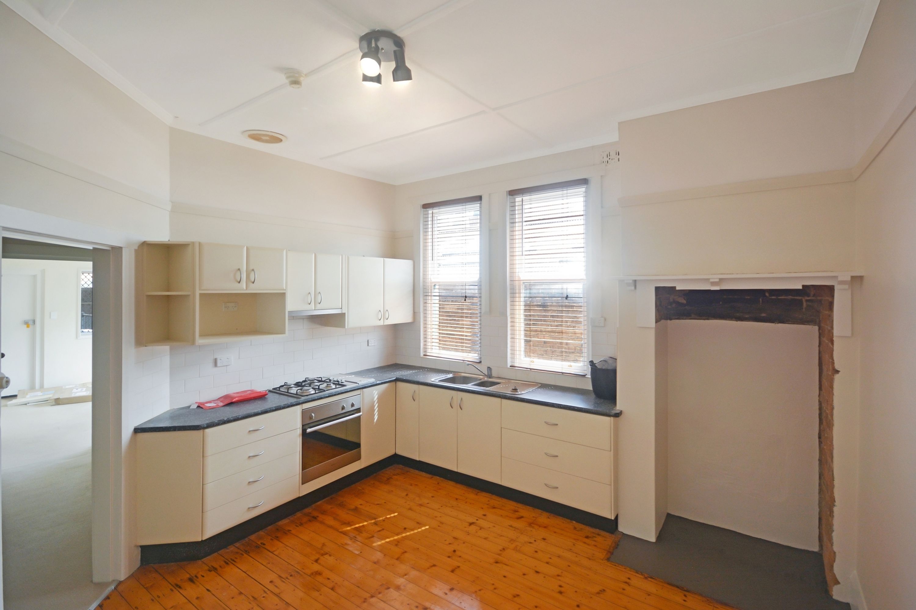 93 Katoomba Street, Katoomba - Thumbnail 4