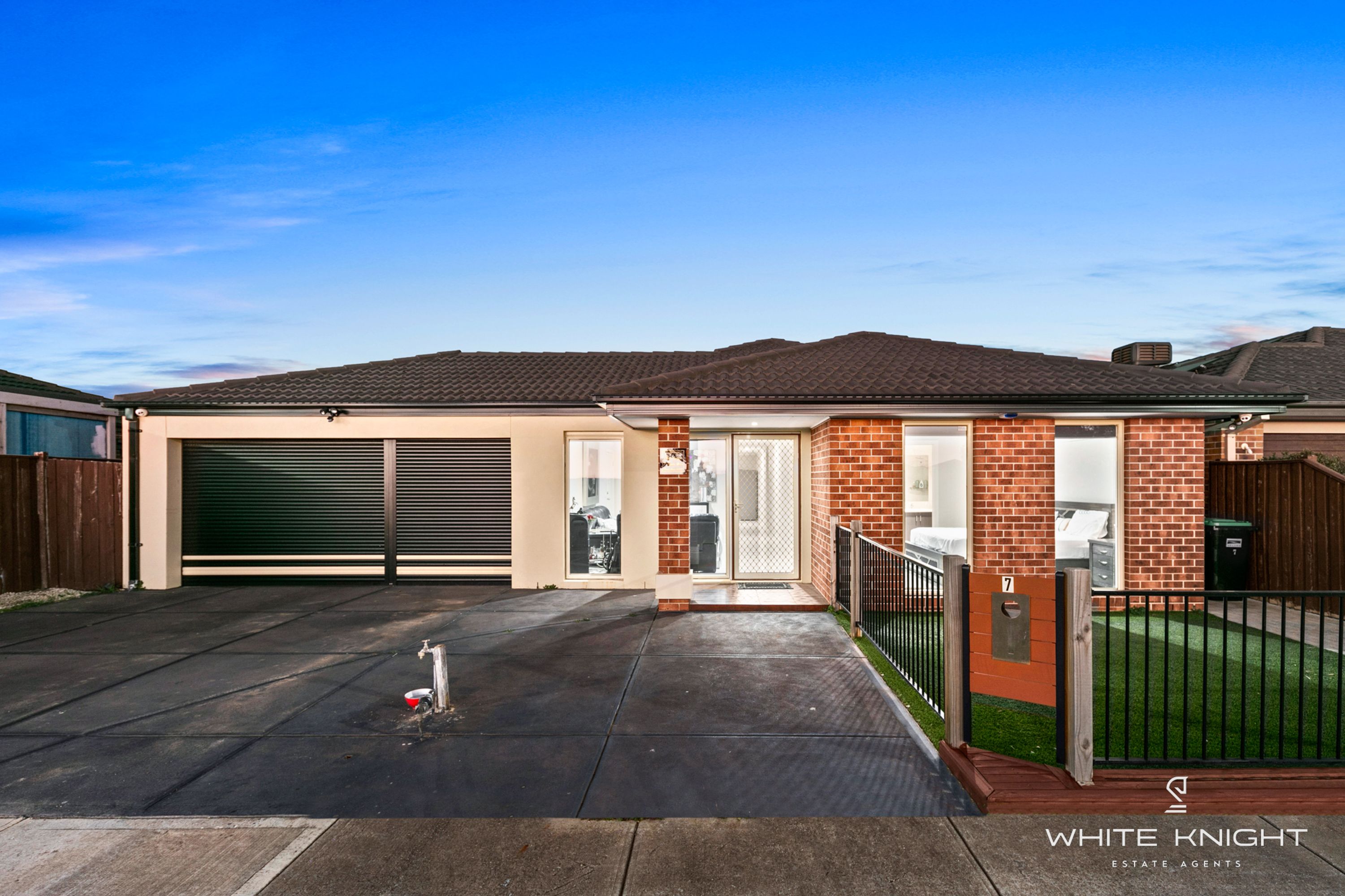 7 Adams Drive, Fraser Rise VIC 3336, Fraser Rise - Thumbnail 2