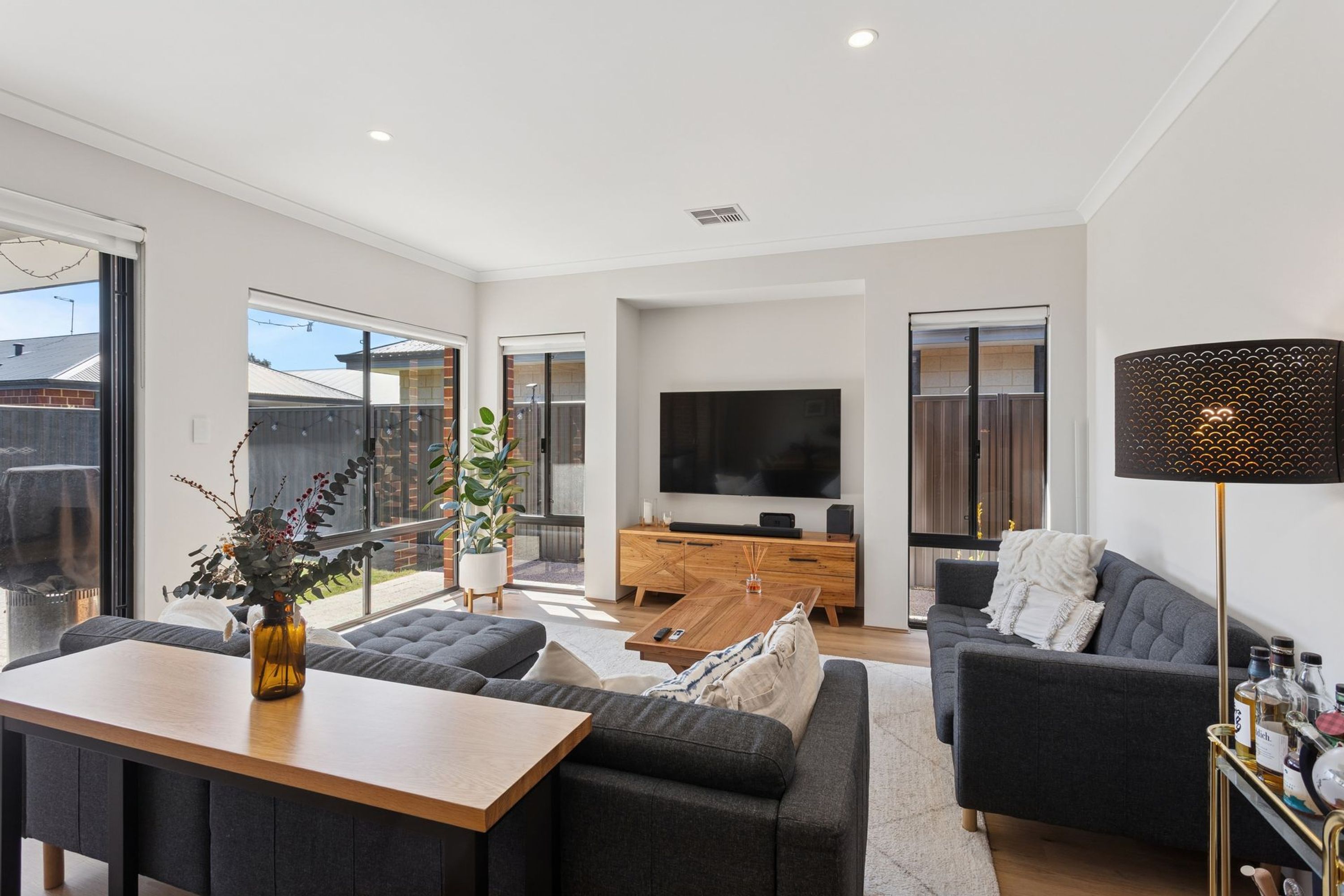 10 Stonebridge Road, Dayton - Thumbnail 2