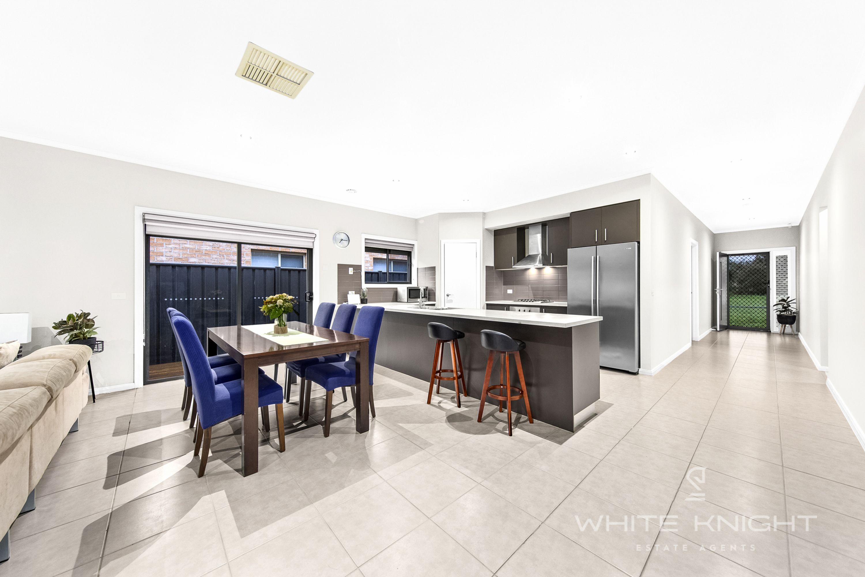 1 Litoria Walk, St Albans VIC 3021, St Albans - Thumbnail 5