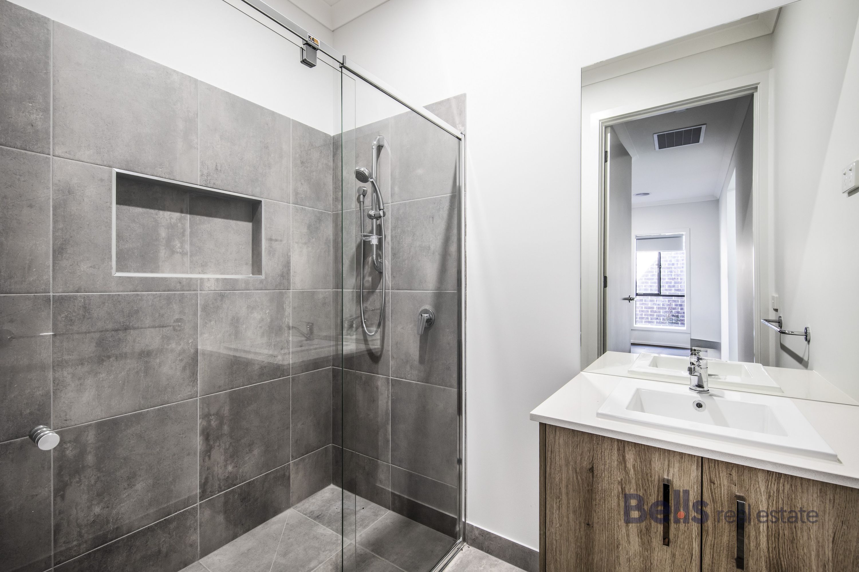 61 Adelong Boulevard, Cobblebank - Thumbnail 4