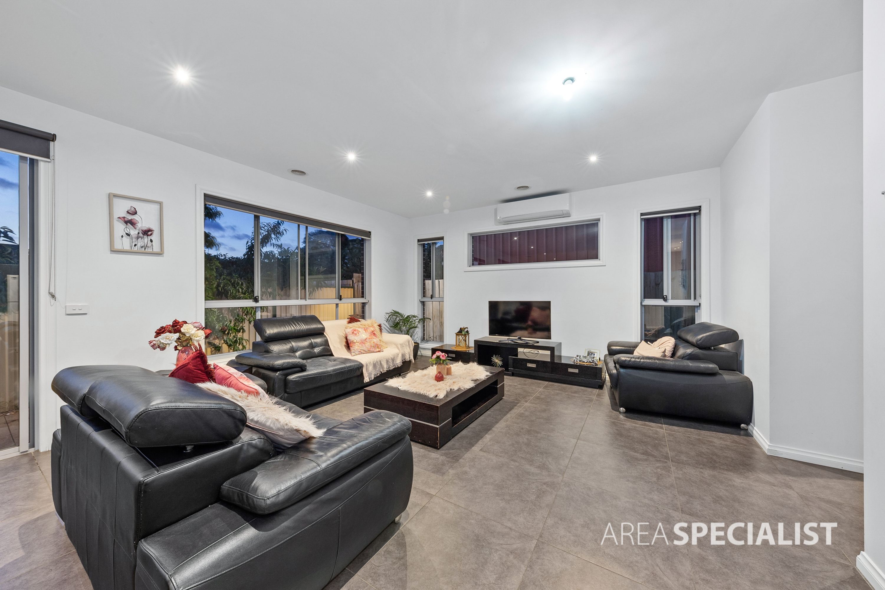 2/11 Luxford Street, St Albans VIC 3021, St Albans - Thumbnail 3