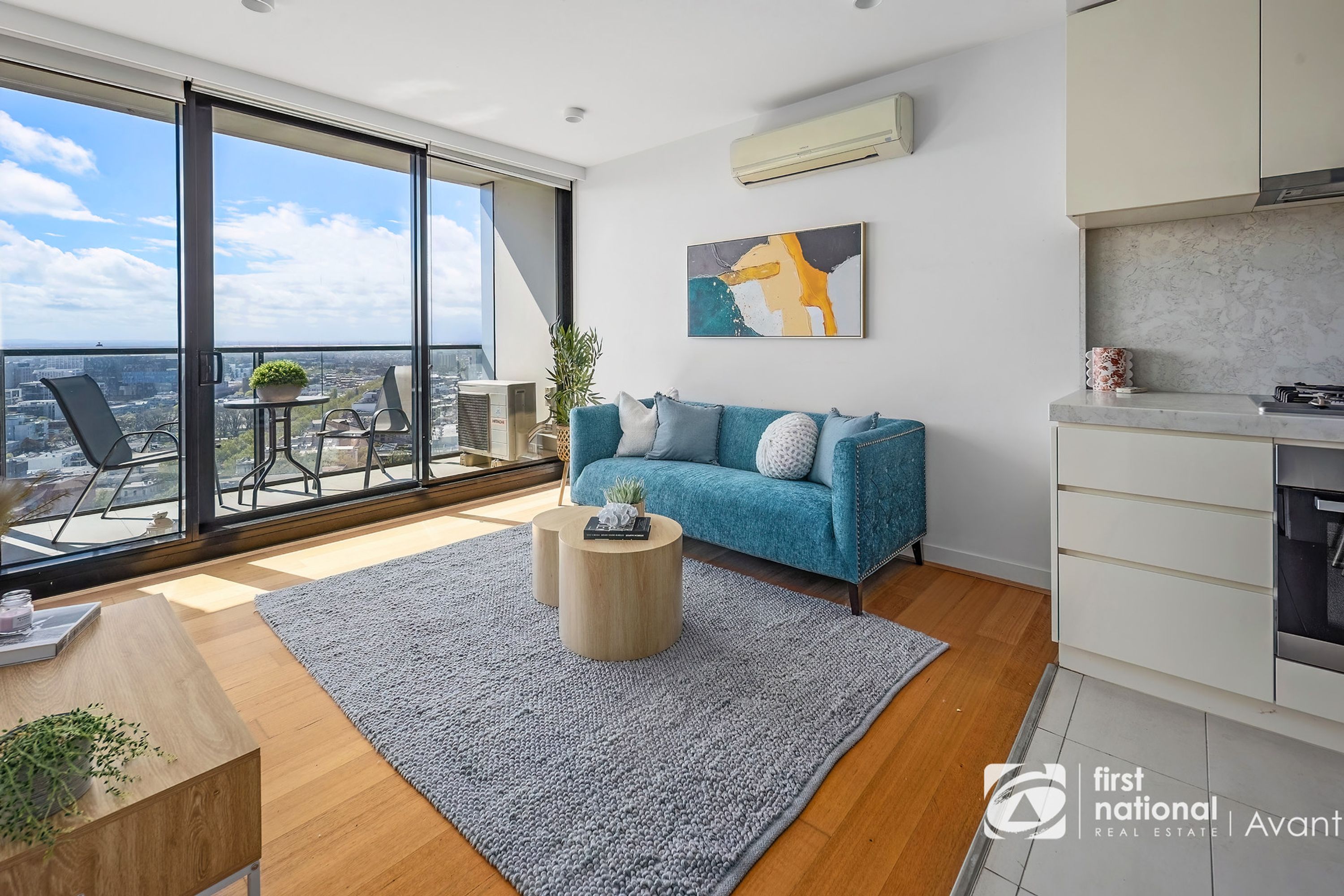2304/33 MacKenzie Street, Melbourne - Thumbnail 2
