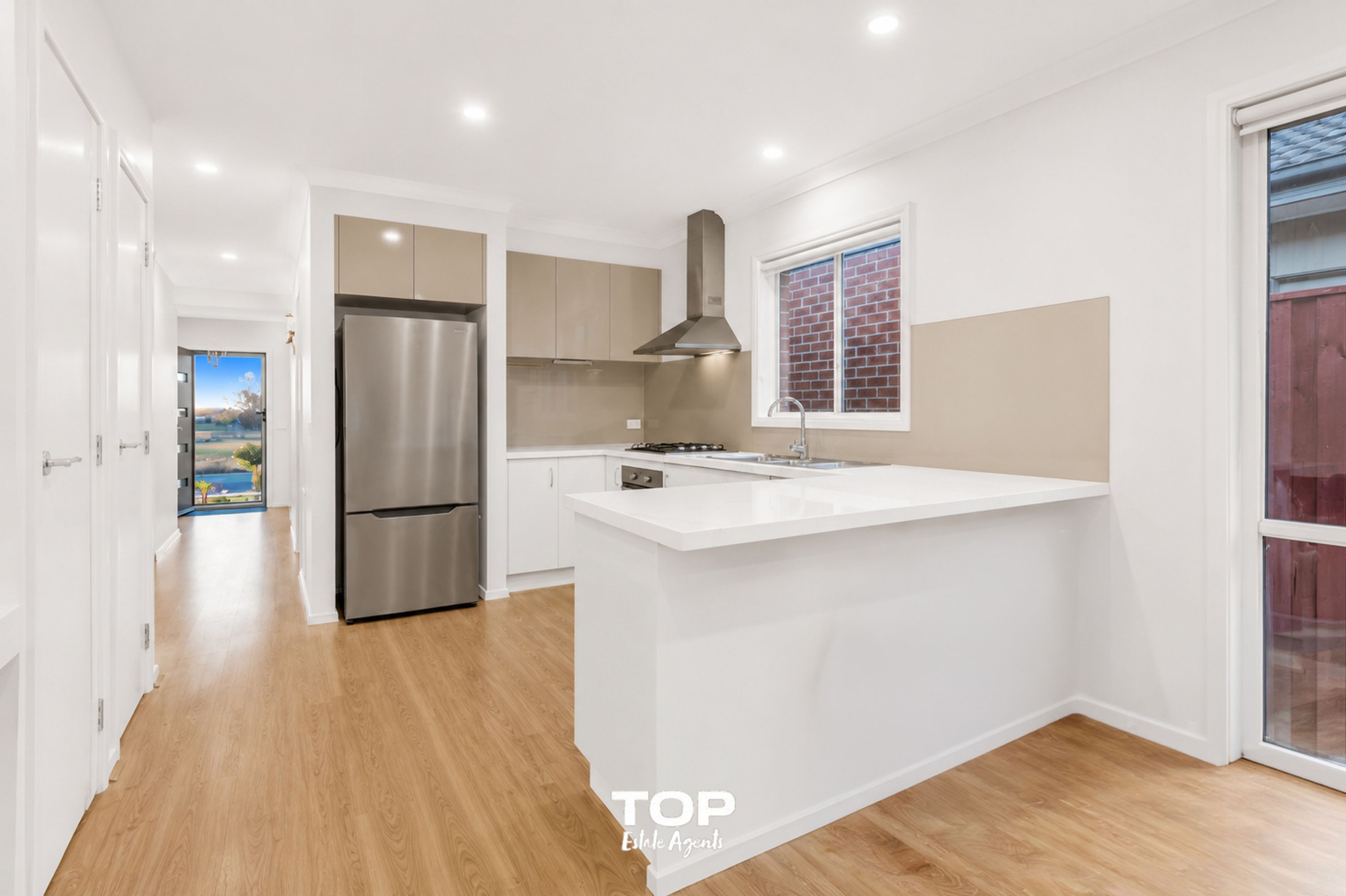 11 Orleana Way, Clyde North - Thumbnail 5