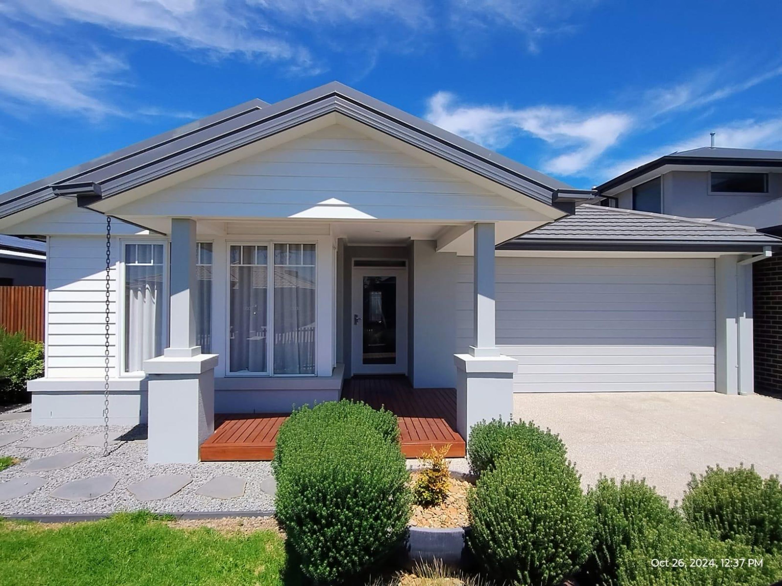 28 Grazing Way, Clyde North, VIC 3978