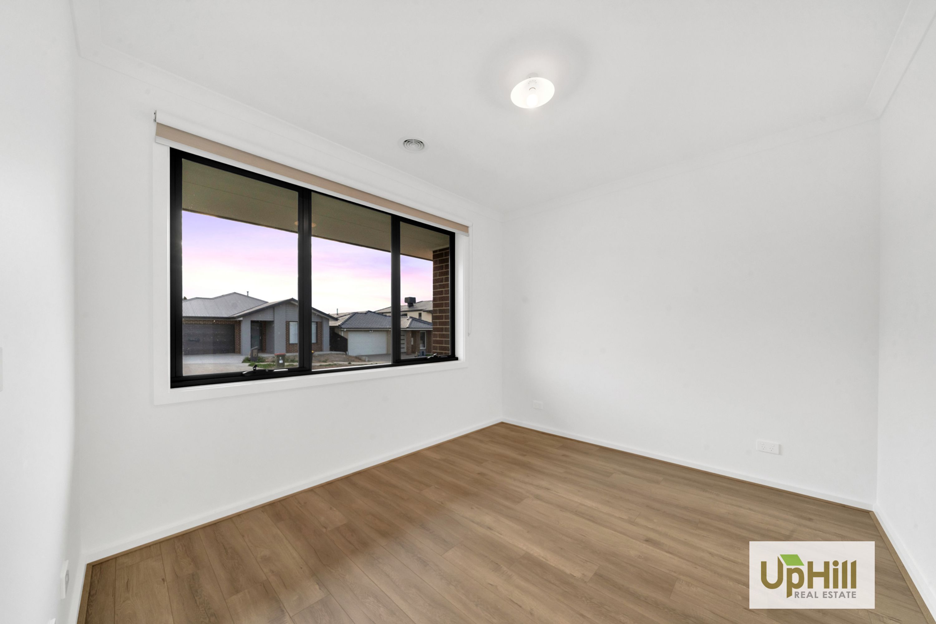 21 Shakeal Way, Clyde North - Thumbnail 4
