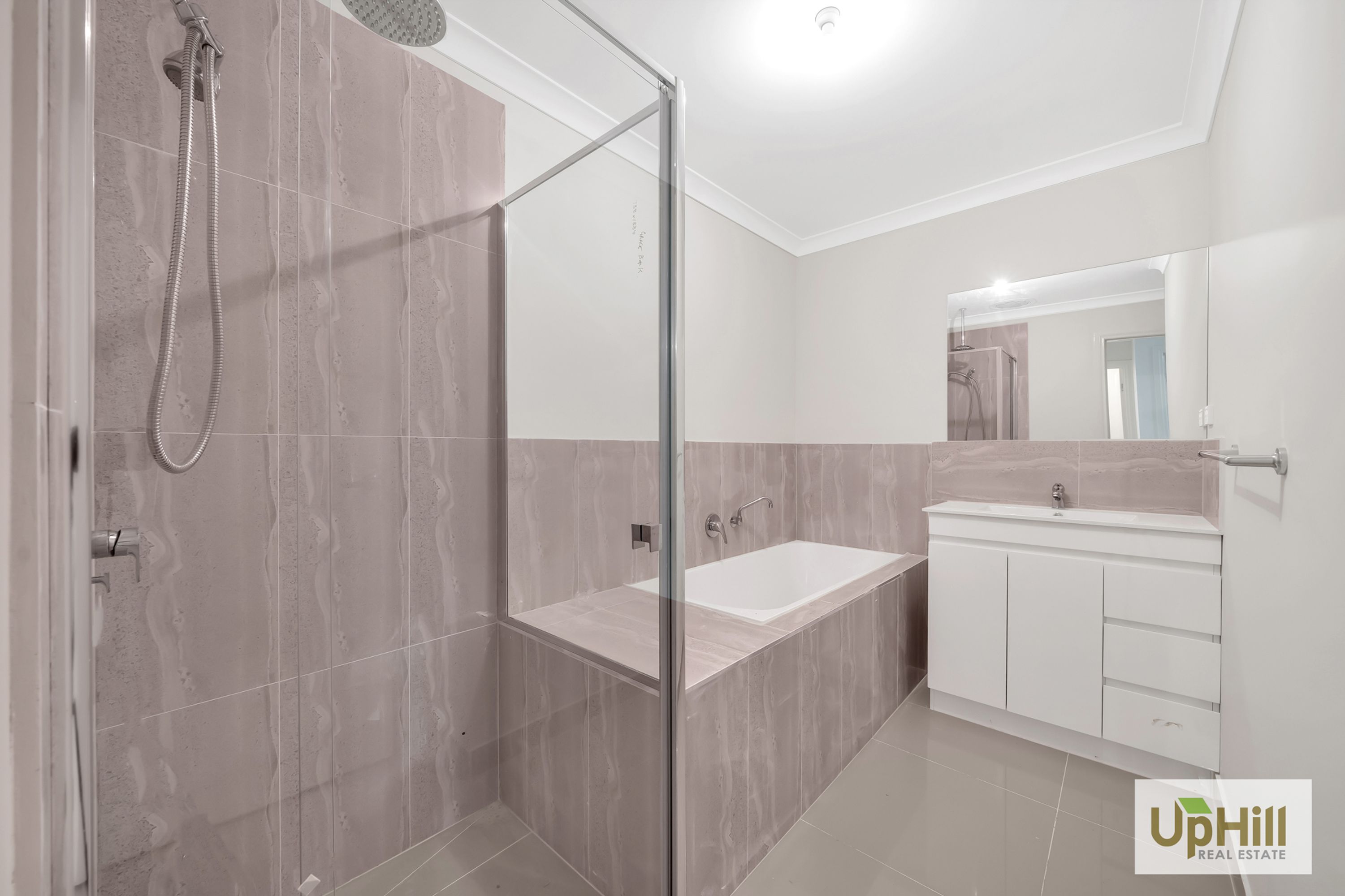 24 Titan lodge walk, Pakenham - Thumbnail 4