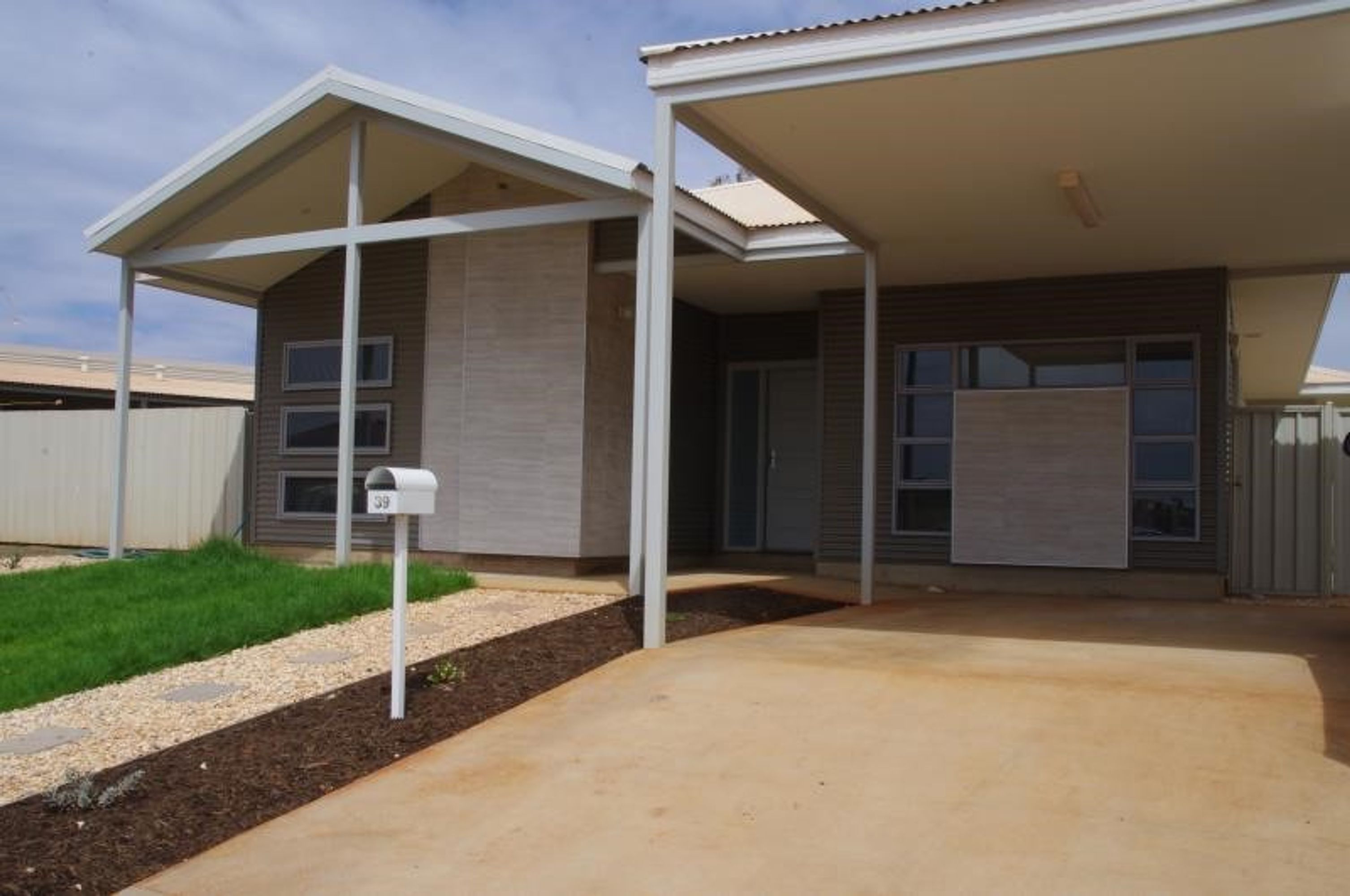 39 Homestead Ramble, Newman