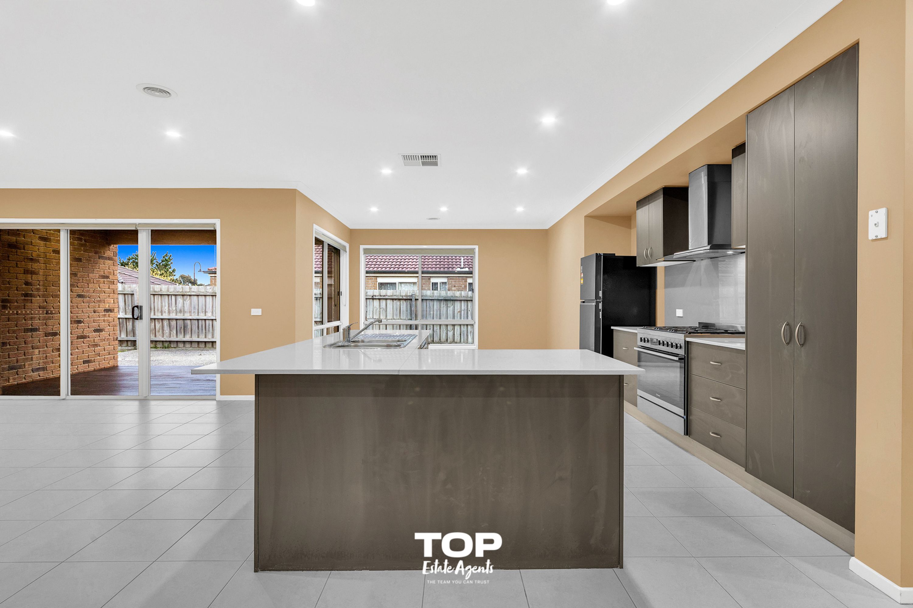 13 Sunbird Avenue, Cranbourne - Thumbnail 8