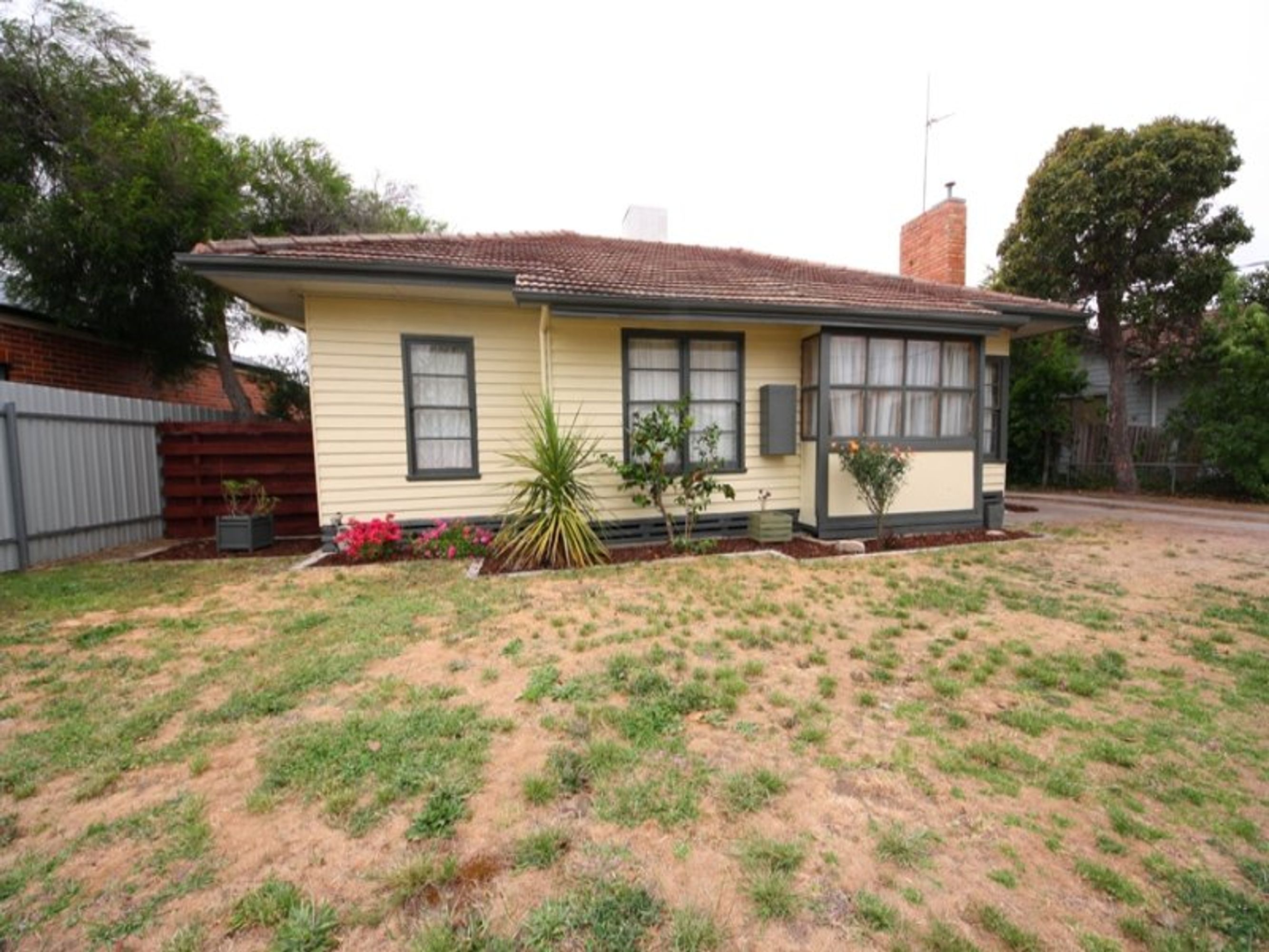 12 Churchill Road, Horsham VIC 3400