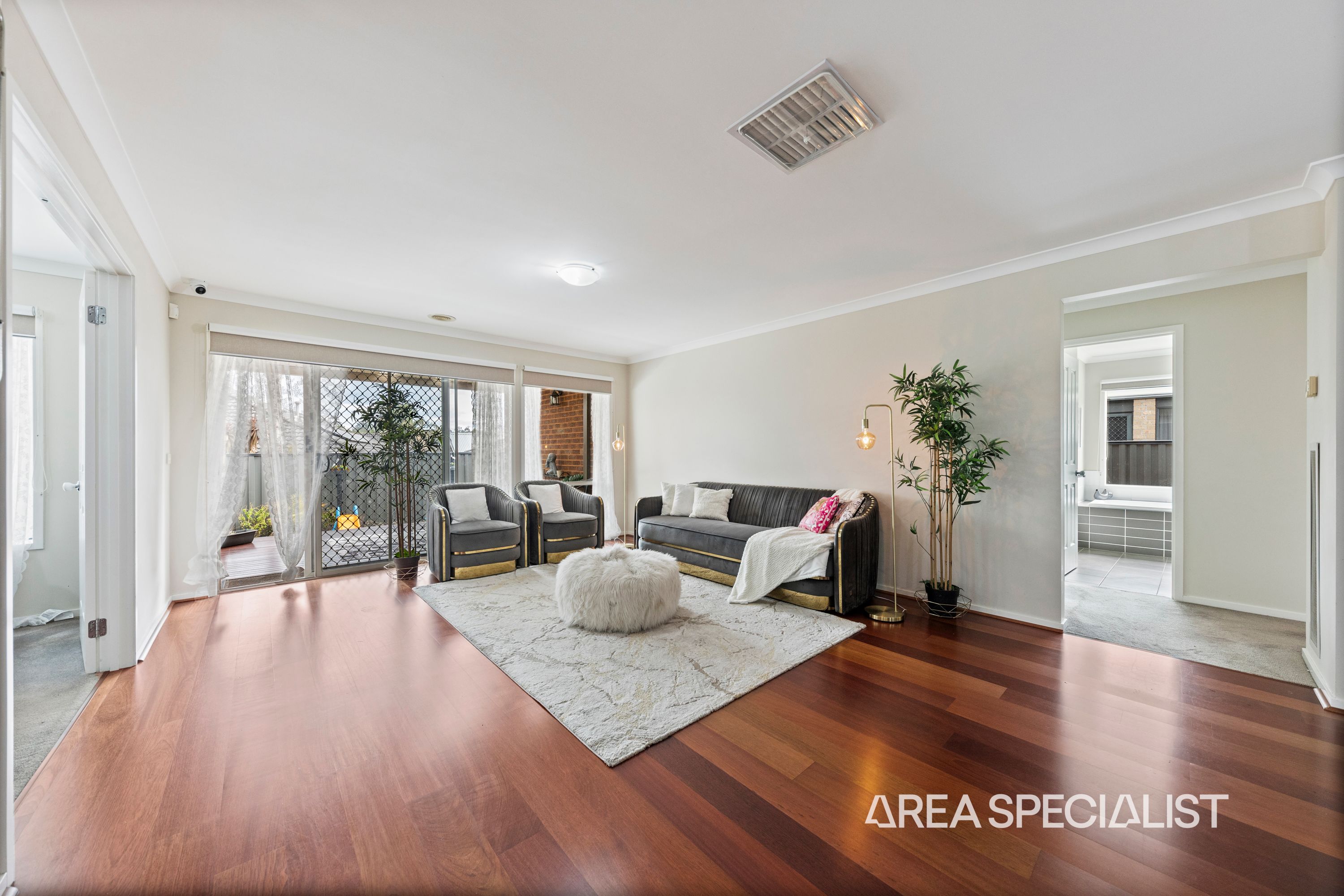 6 CASPIAN CHASE, Pakenham - Thumbnail 5