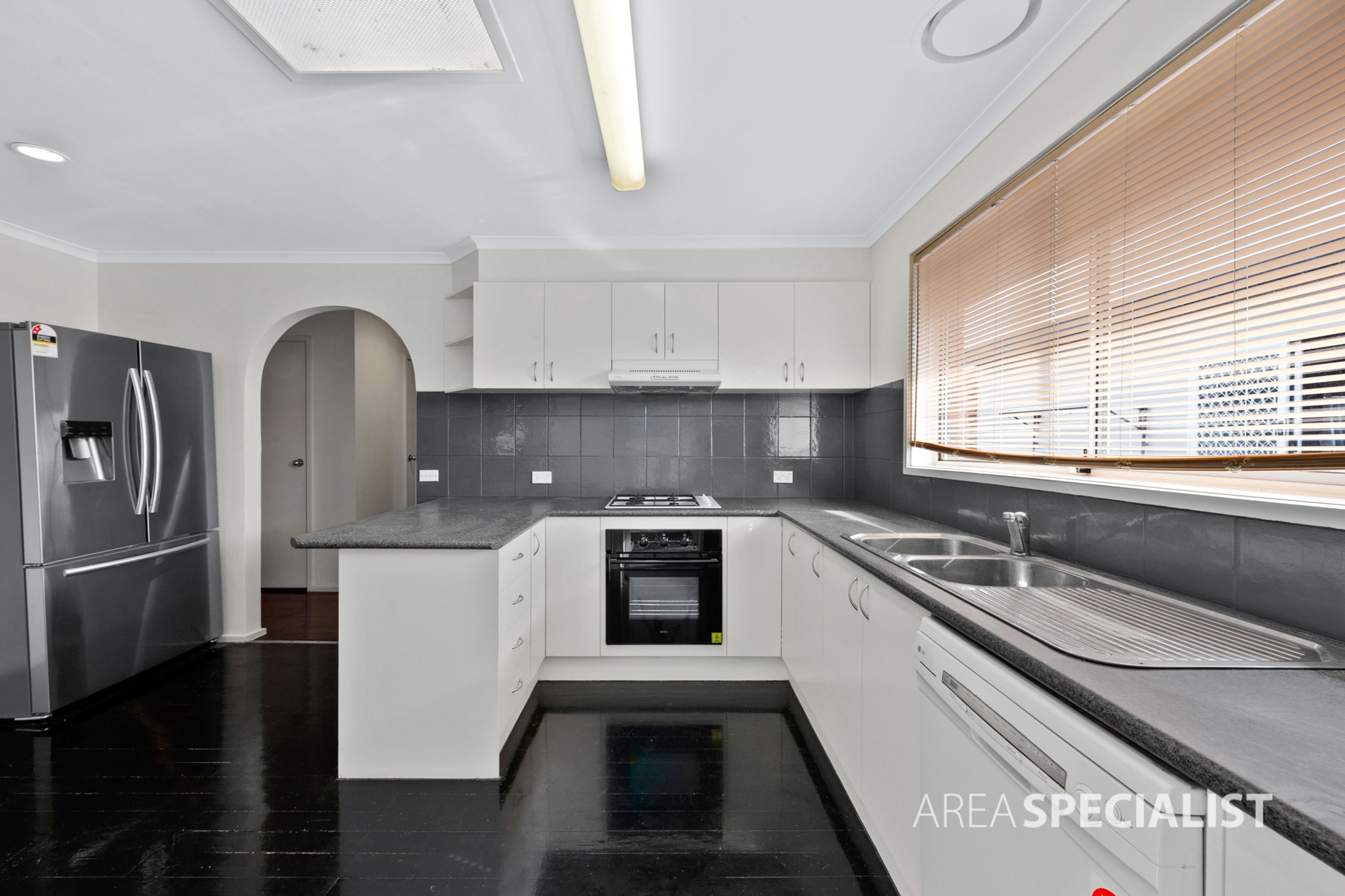100 Feathertop Drive, Wyndham Vale VIC 3024, Wyndham Vale - Thumbnail 6
