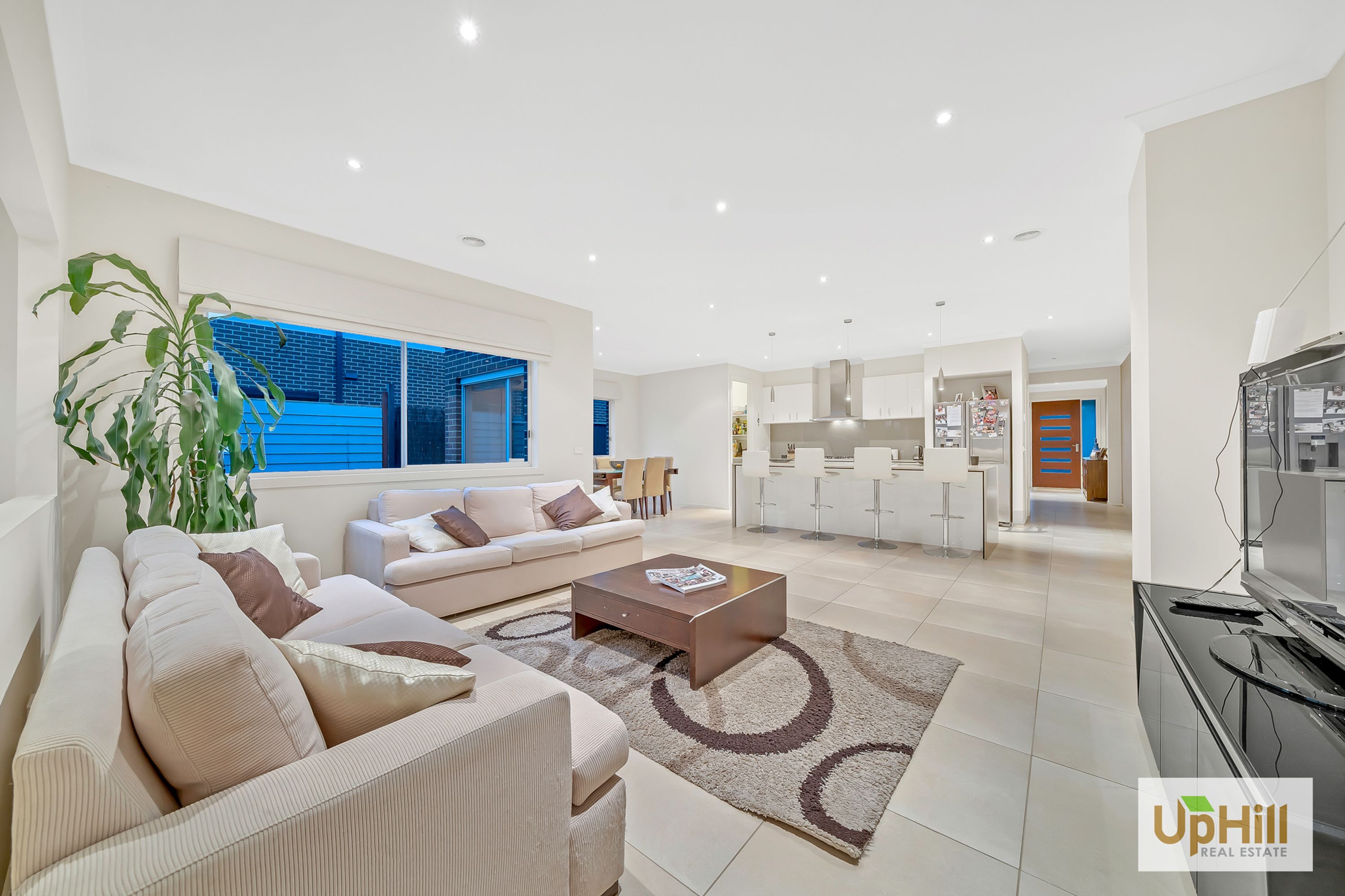 3 SHIRE WALK, Clyde North - Thumbnail 6