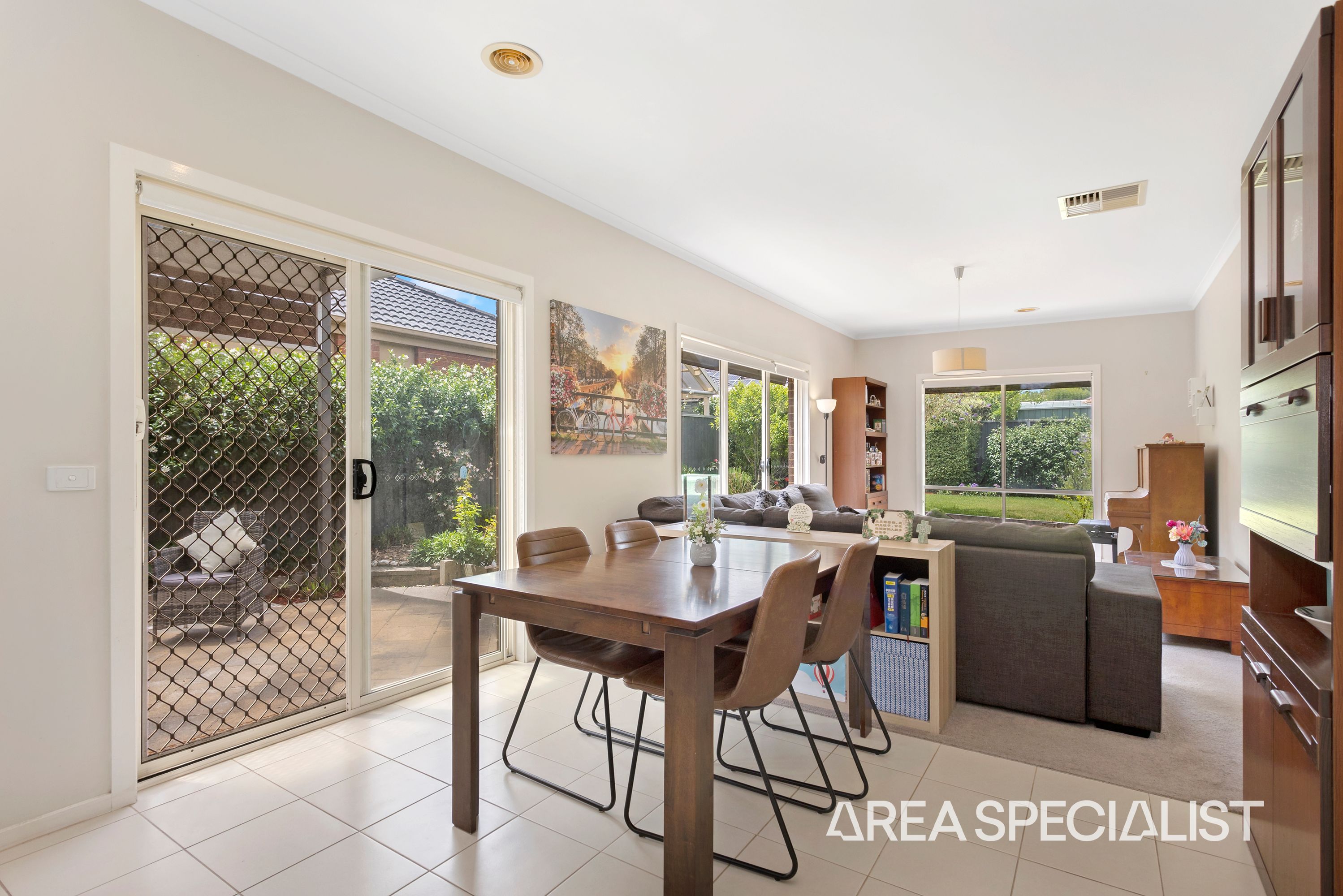 22 Britton Drive, Pakenham - Thumbnail 6