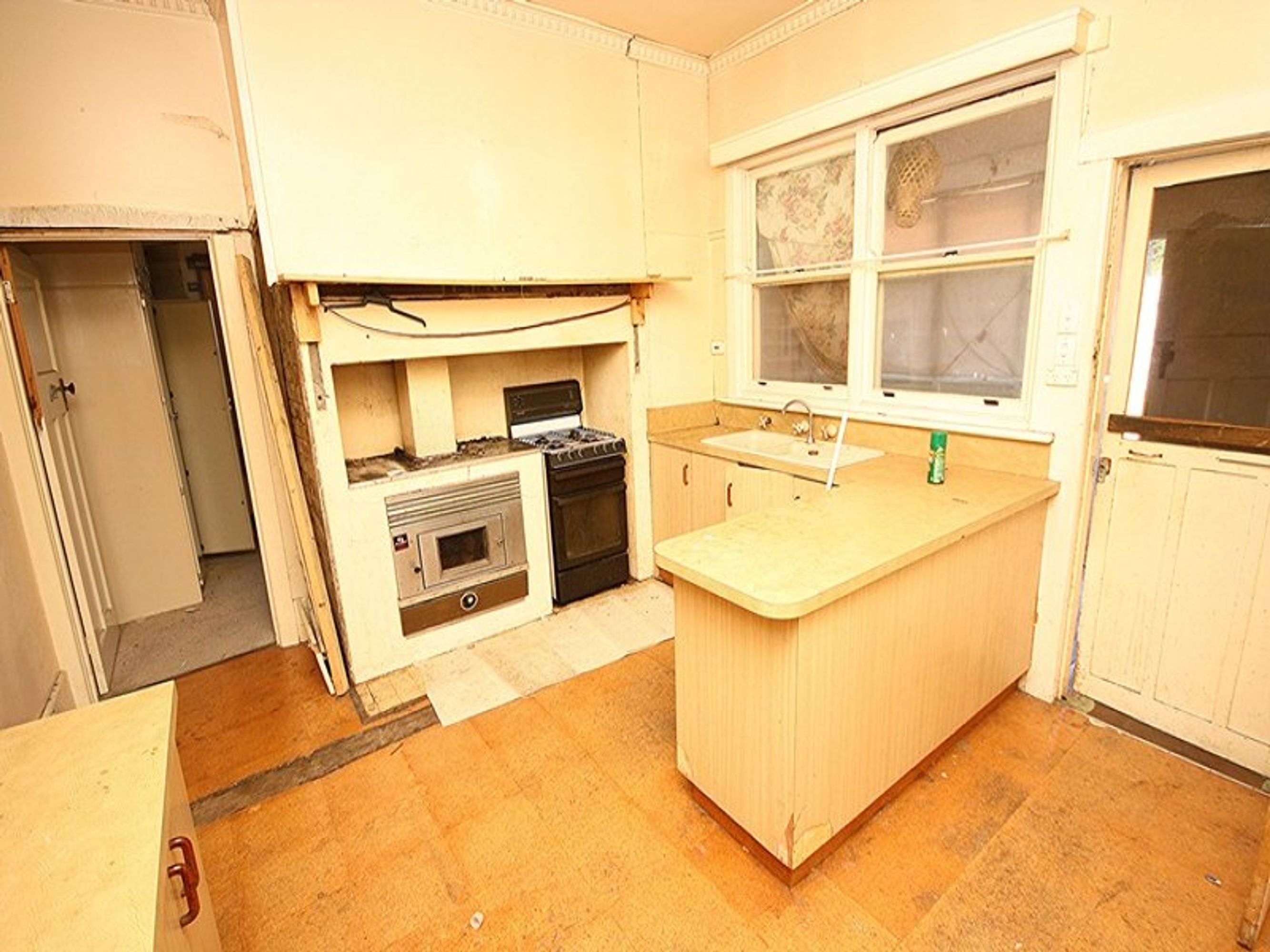 11 Alexander Avenue, Horsham VIC 3400, Horsham - Thumbnail 2