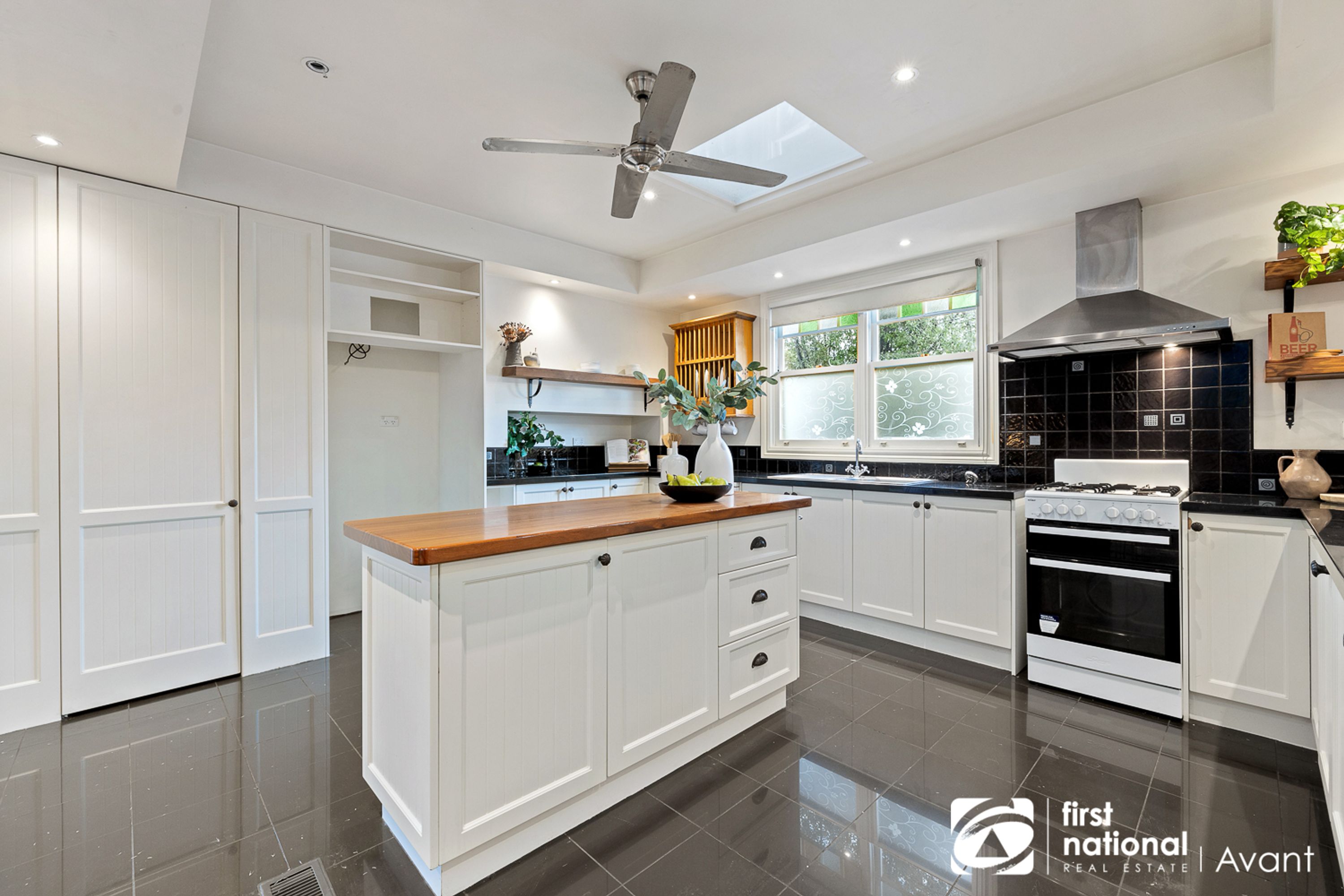 42 Whitehorse Road, Blackburn - Thumbnail 6
