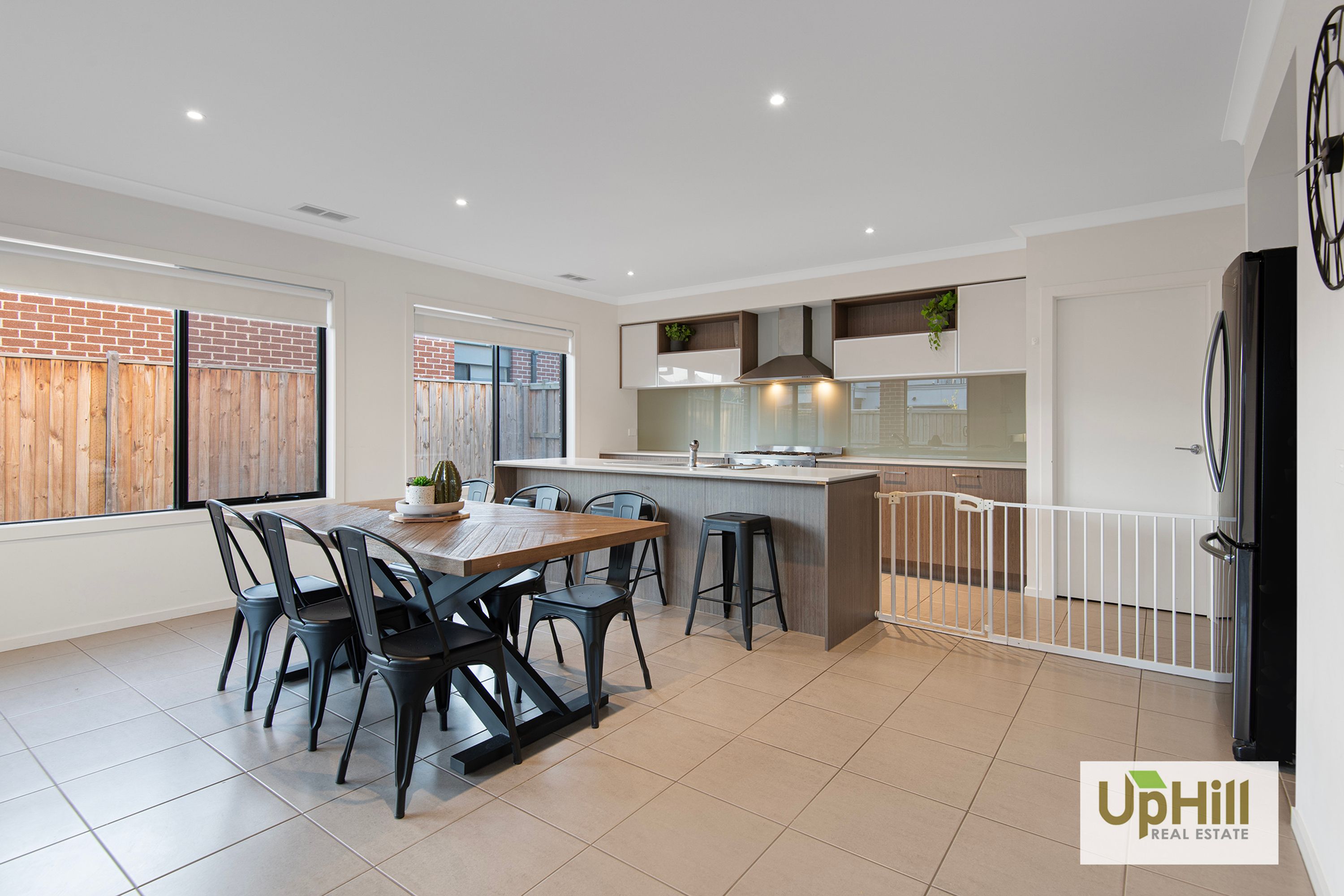 127 Thoroughbred Drive, Clyde North - Thumbnail 7