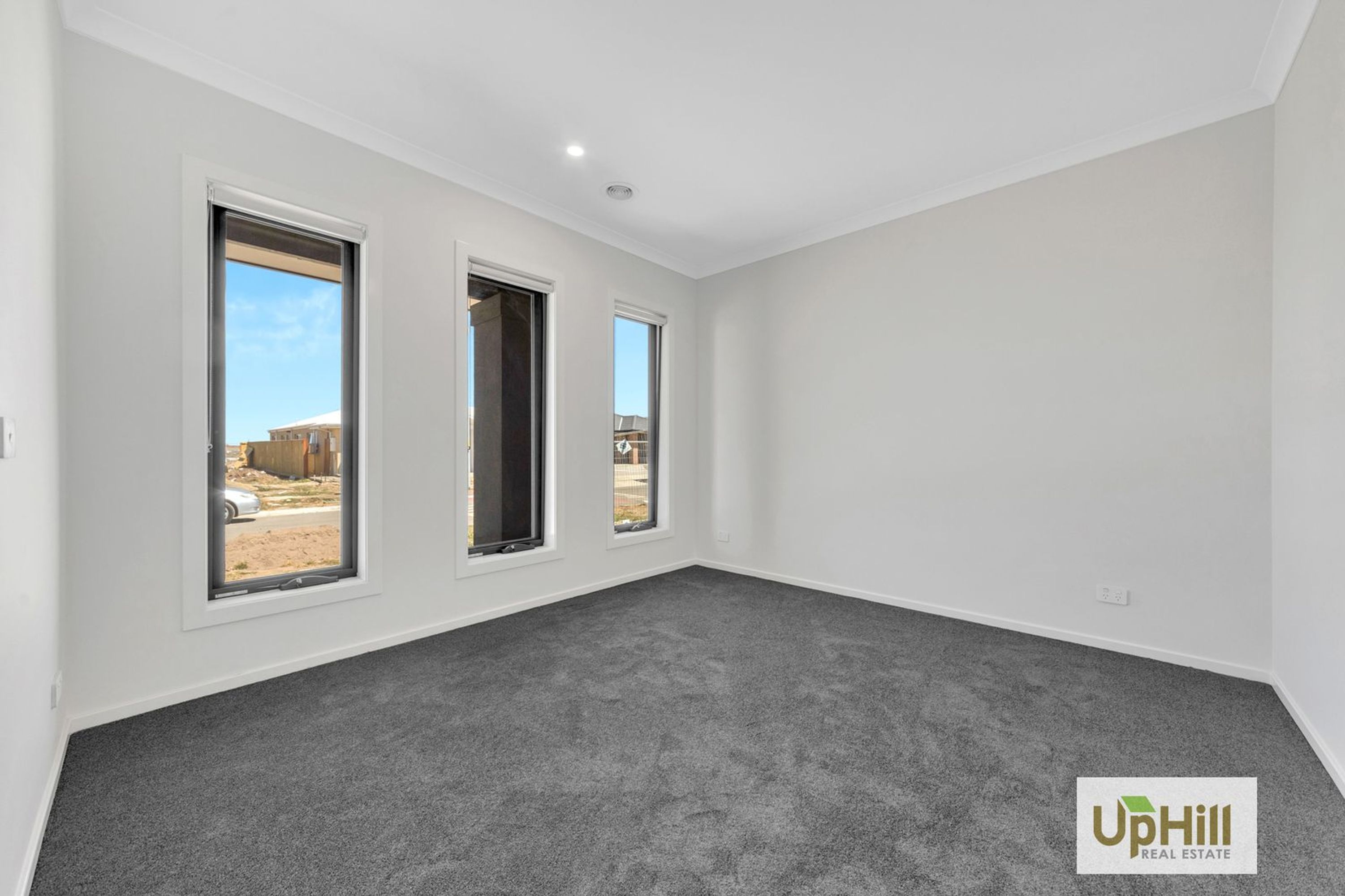 15 Redfield St, Clyde North - Thumbnail 5