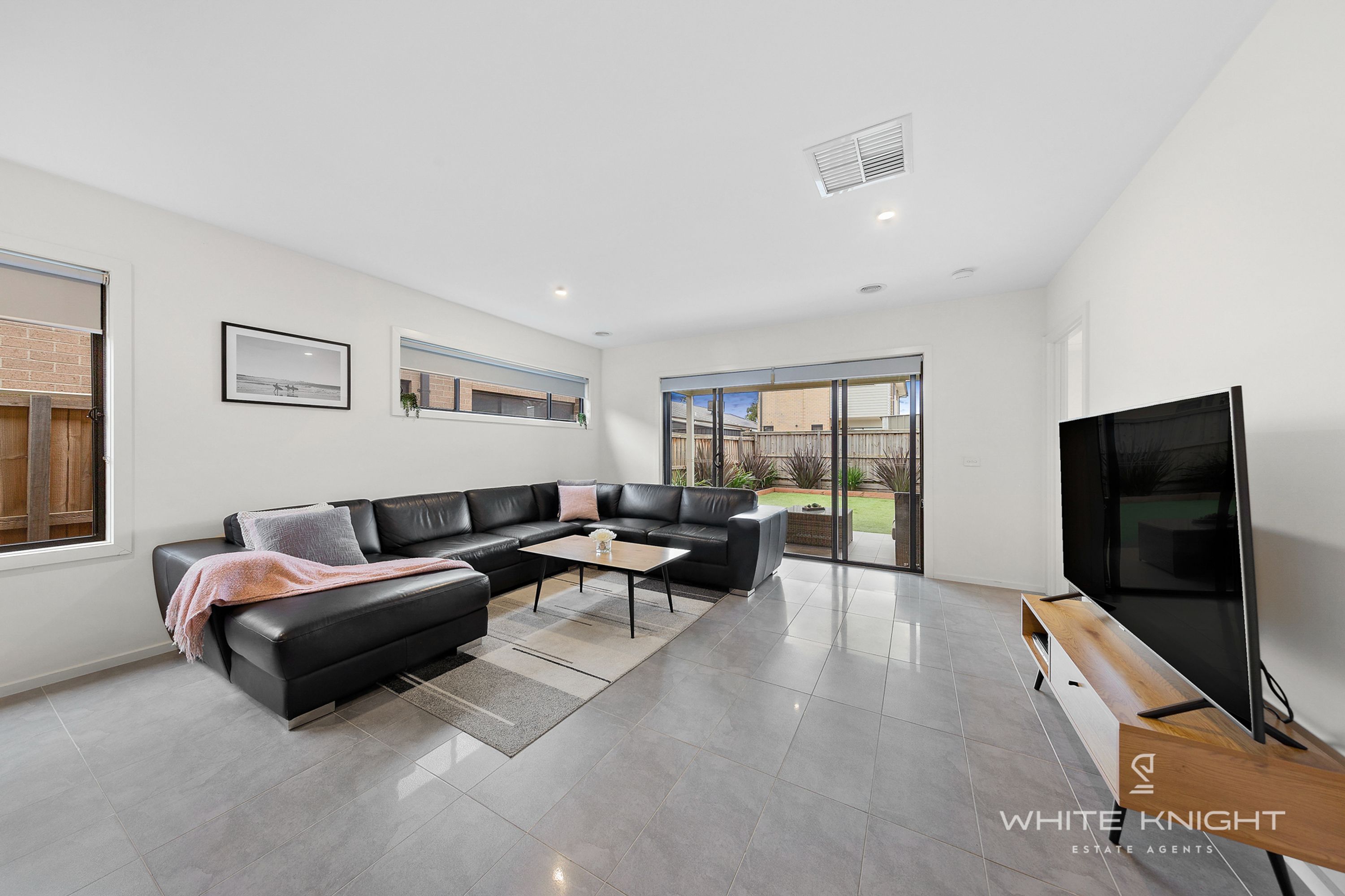 14 Eaglecrest Avenue, Fraser Rise VIC 3336, Fraser Rise - Thumbnail 3