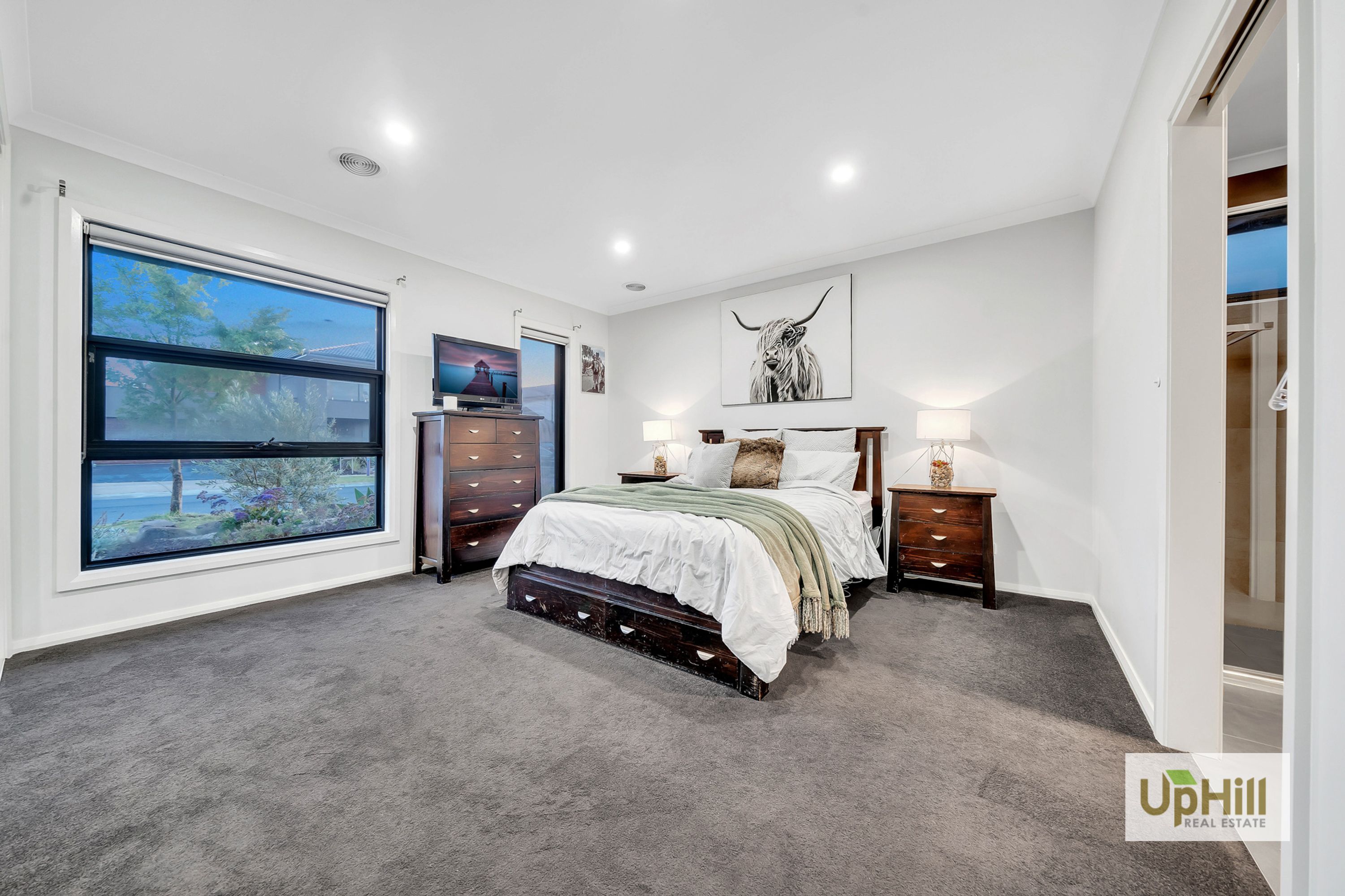 5 Gilcambon Way, Clyde North - Thumbnail 3