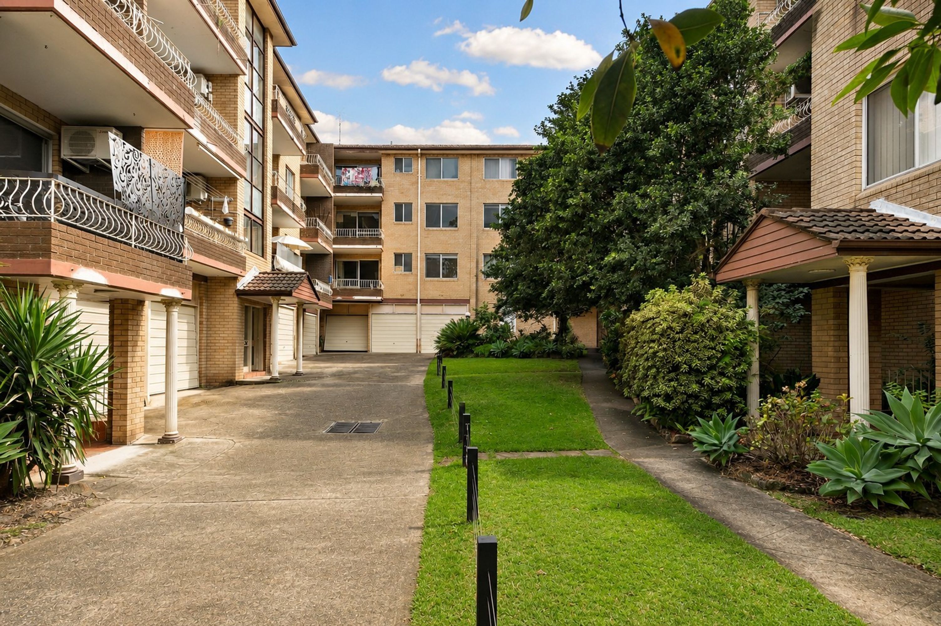 24/26A Wolli Creek Road, Banksia - Image 1