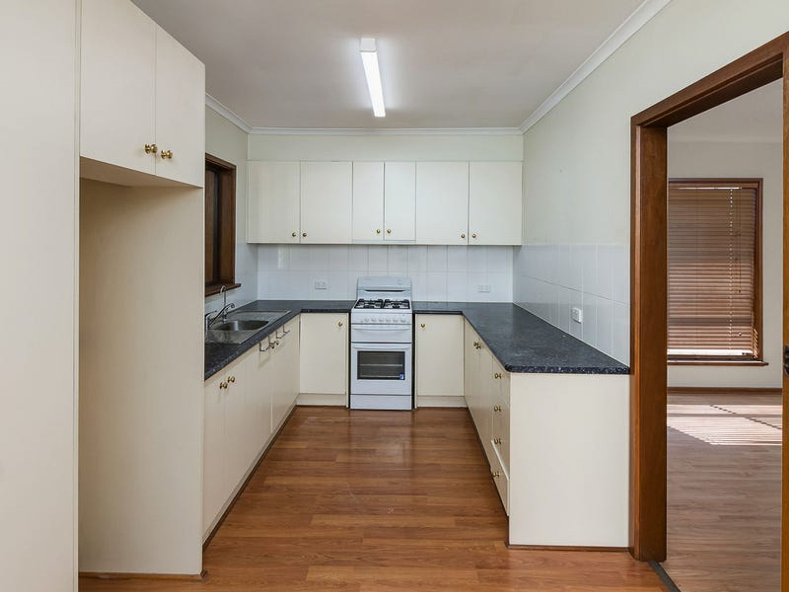 12 Victoria Road, Mount Barker, SA 5251, Mount Barker - Thumbnail 7