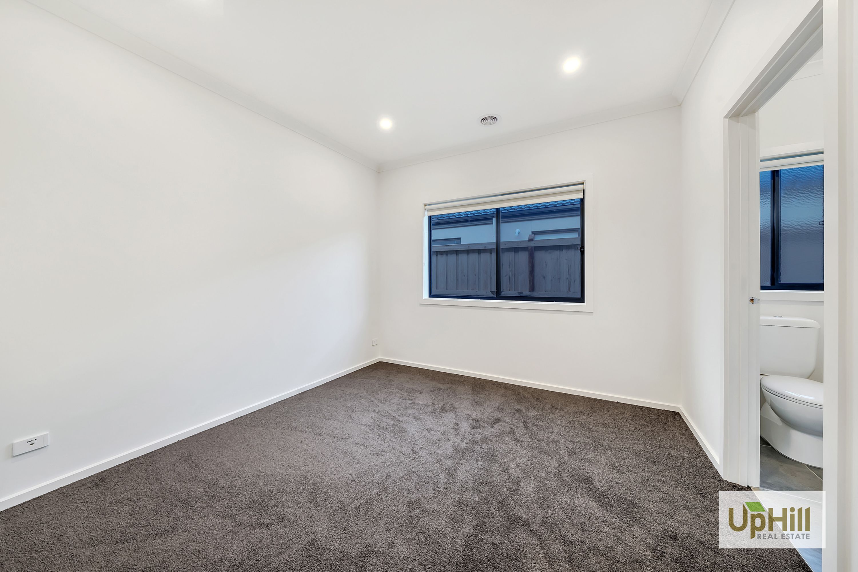 6 Lefrant Way, Cranbourne South - Thumbnail 3