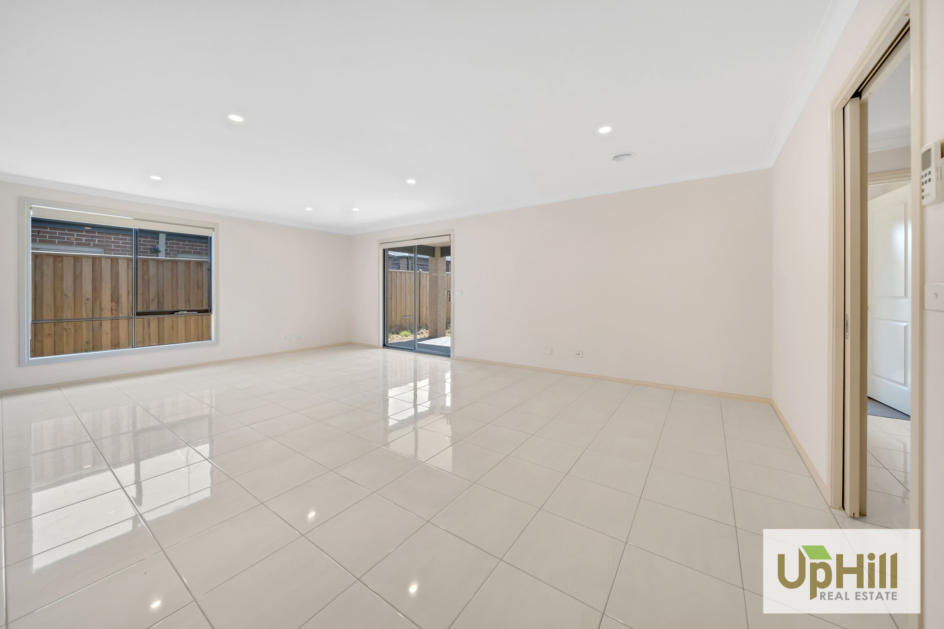 17 LANGSHAN ROAD, Clyde North - Thumbnail 6