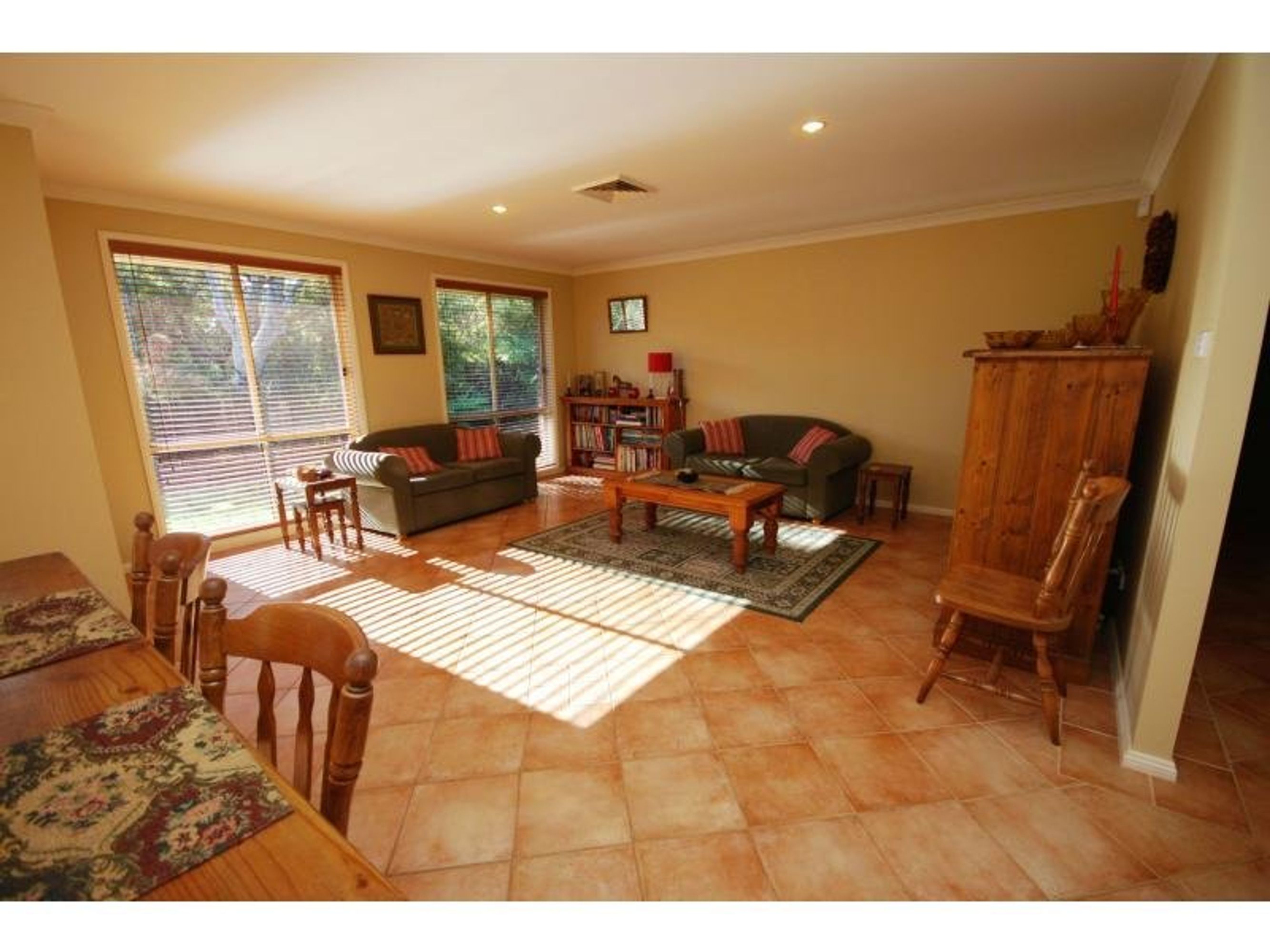 61 Sinclair Crescent, Wentworth Falls - Thumbnail 3
