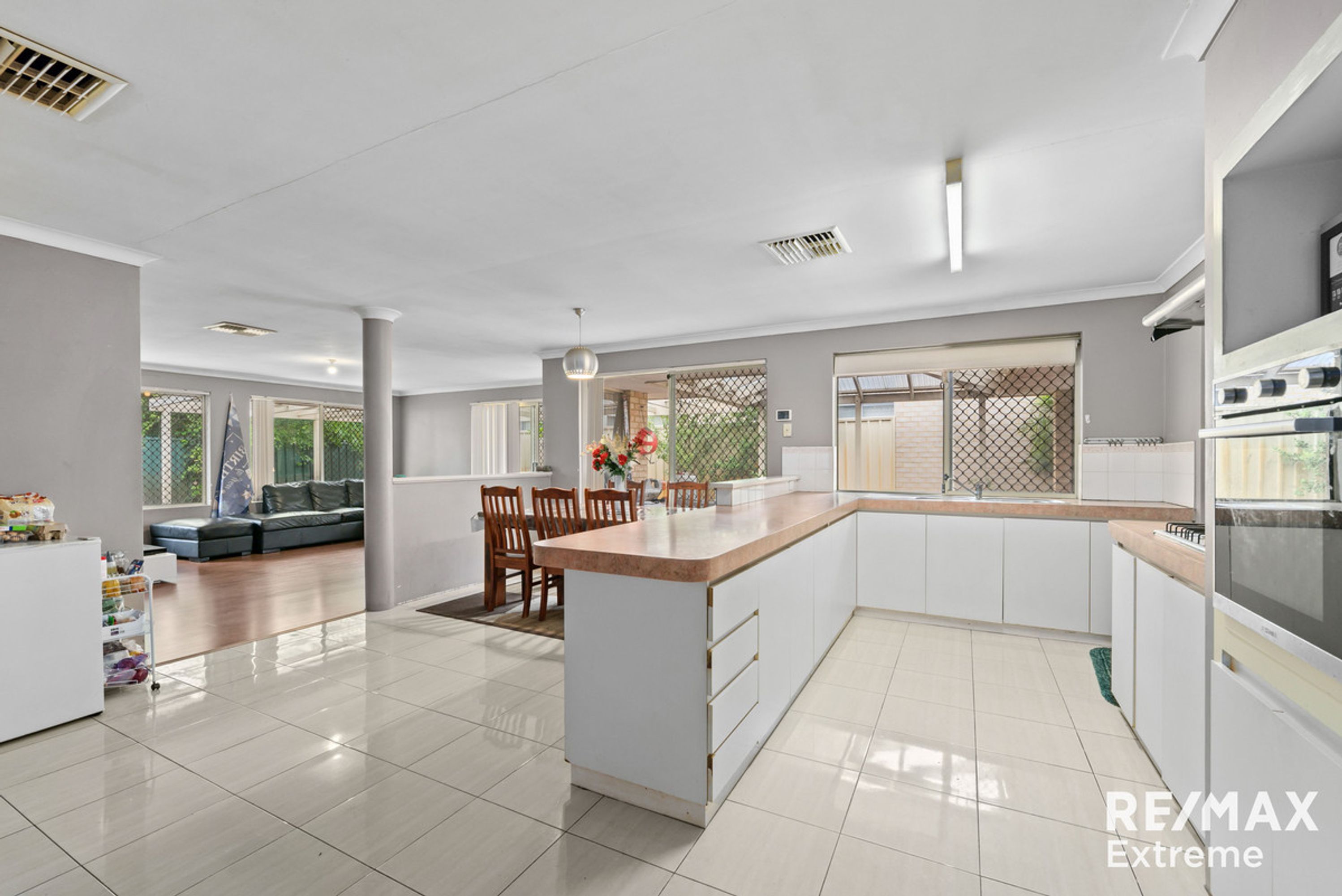 1 Leslie Street, Cannington - Thumbnail 2