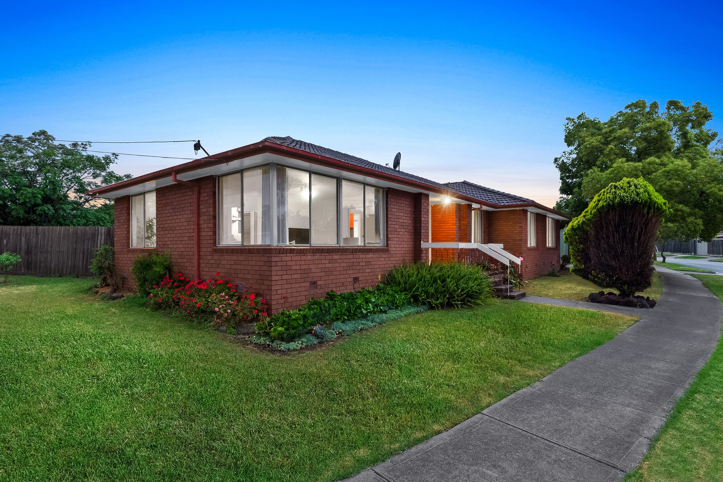1 Samari Close, Keilor VIC 3036, Keilor - Thumbnail 2