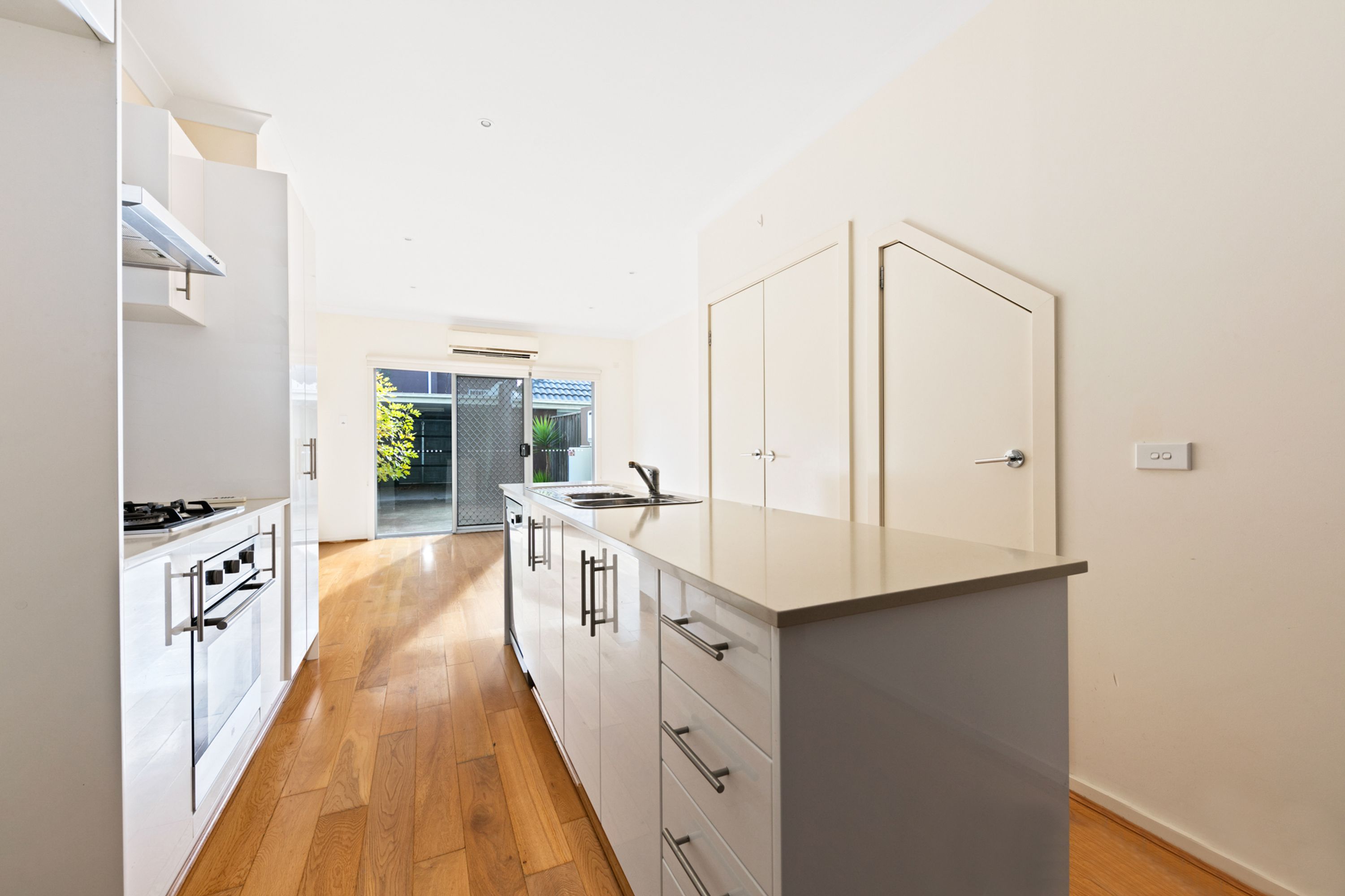 2 Kai Close, Caroline Springs VIC 3023, Caroline Springs - Thumbnail 5