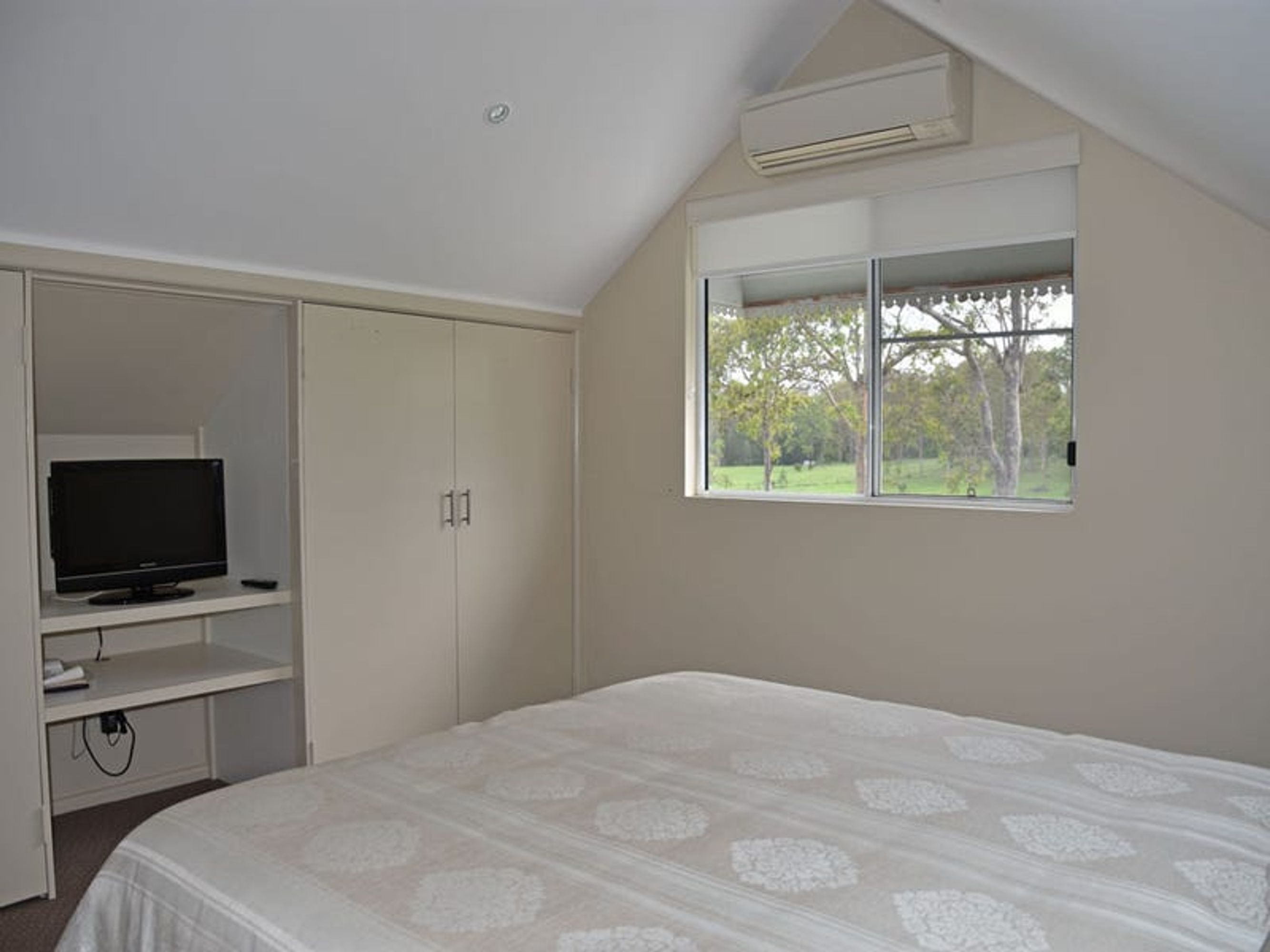 32 Reeves Lane, Lawrence - Thumbnail 4