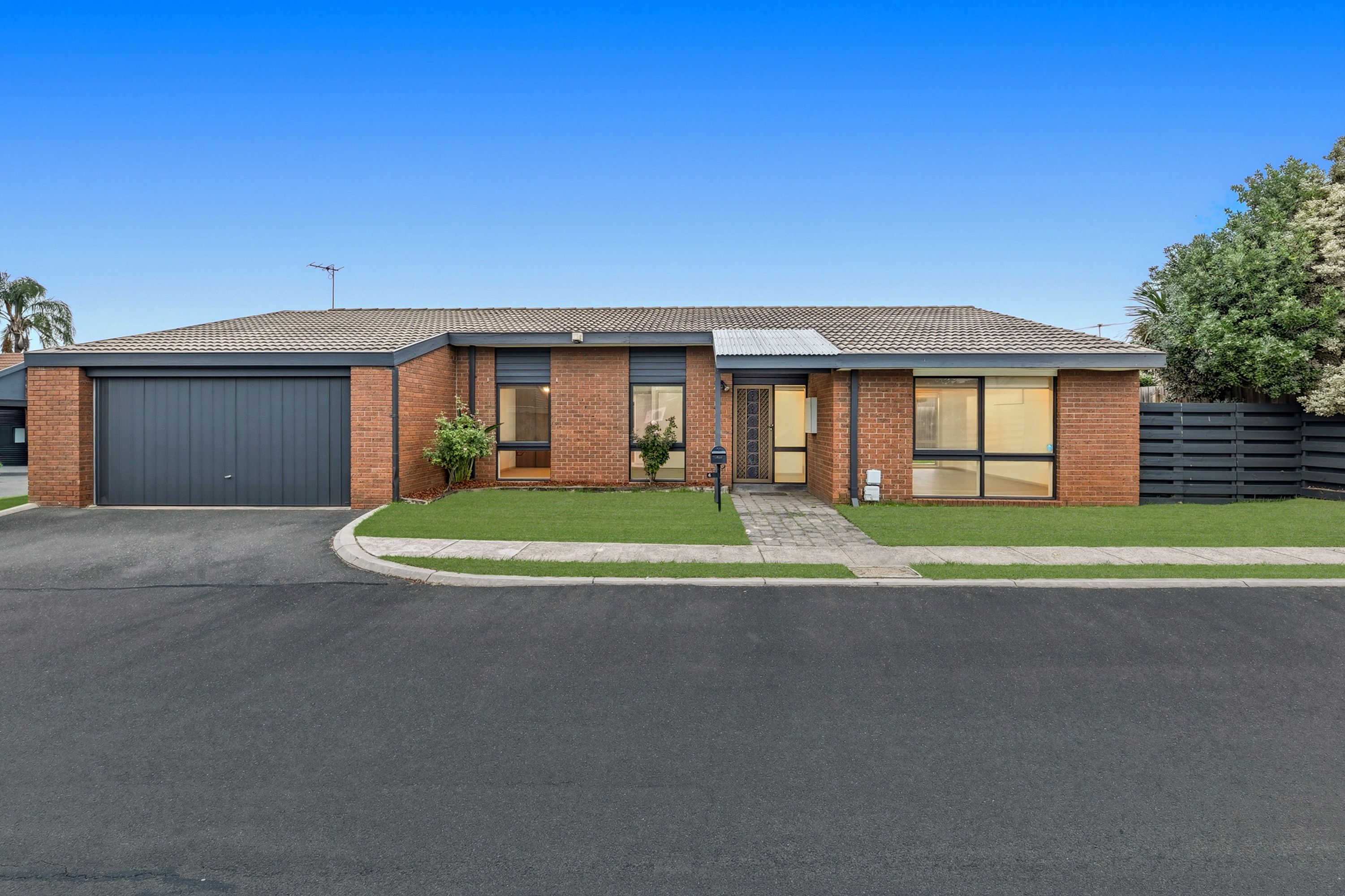 4 Oakwood Drive, Keysborough, Keysborough - Image 1