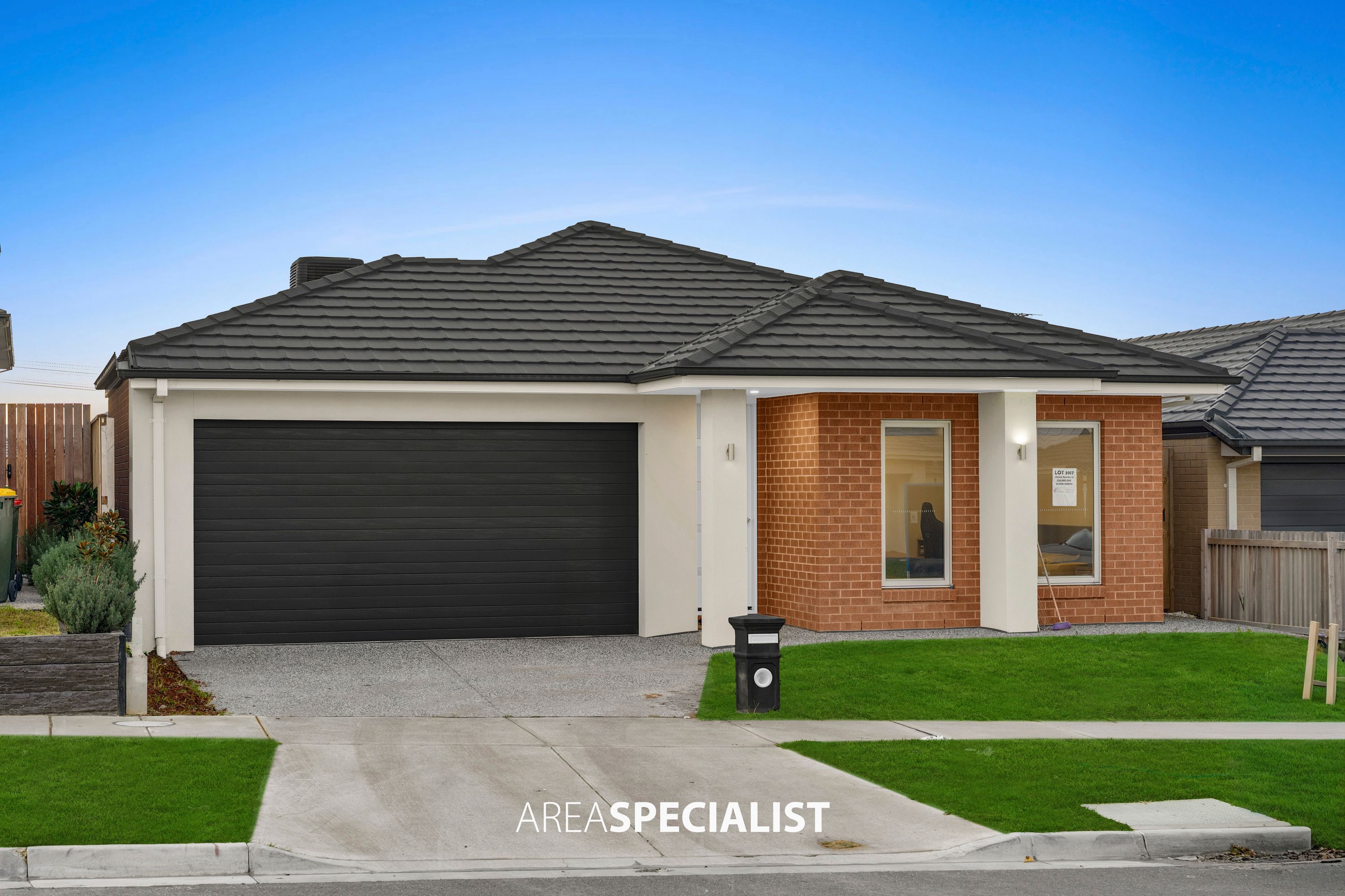 8 Guling Rise, Clyde North, Clyde North - Image 1
