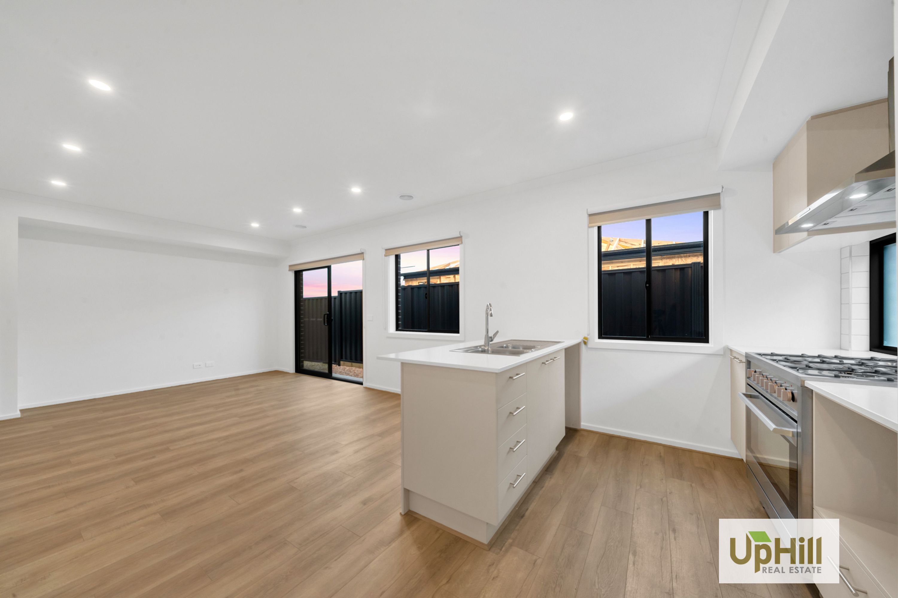 21 Shakeal Way, Clyde North - Thumbnail 7