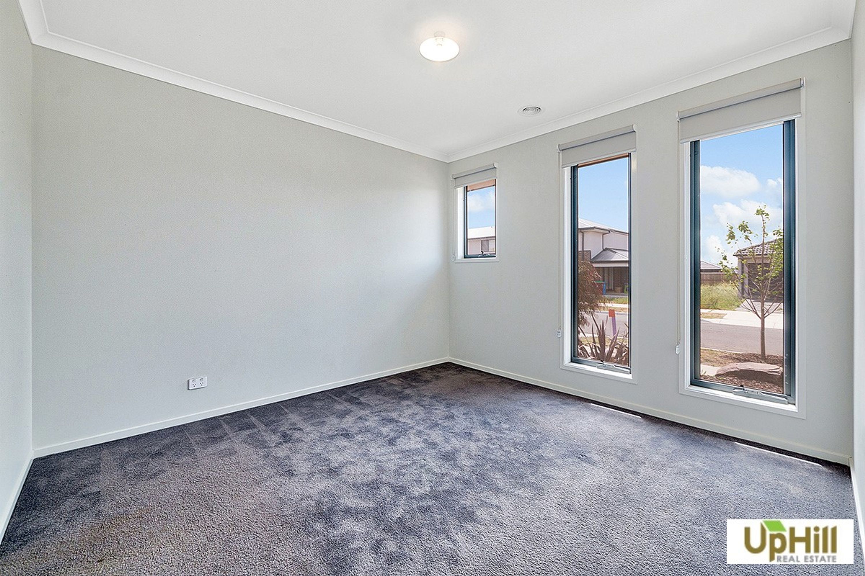17 Cubbie Way, Clyde North - Thumbnail 2