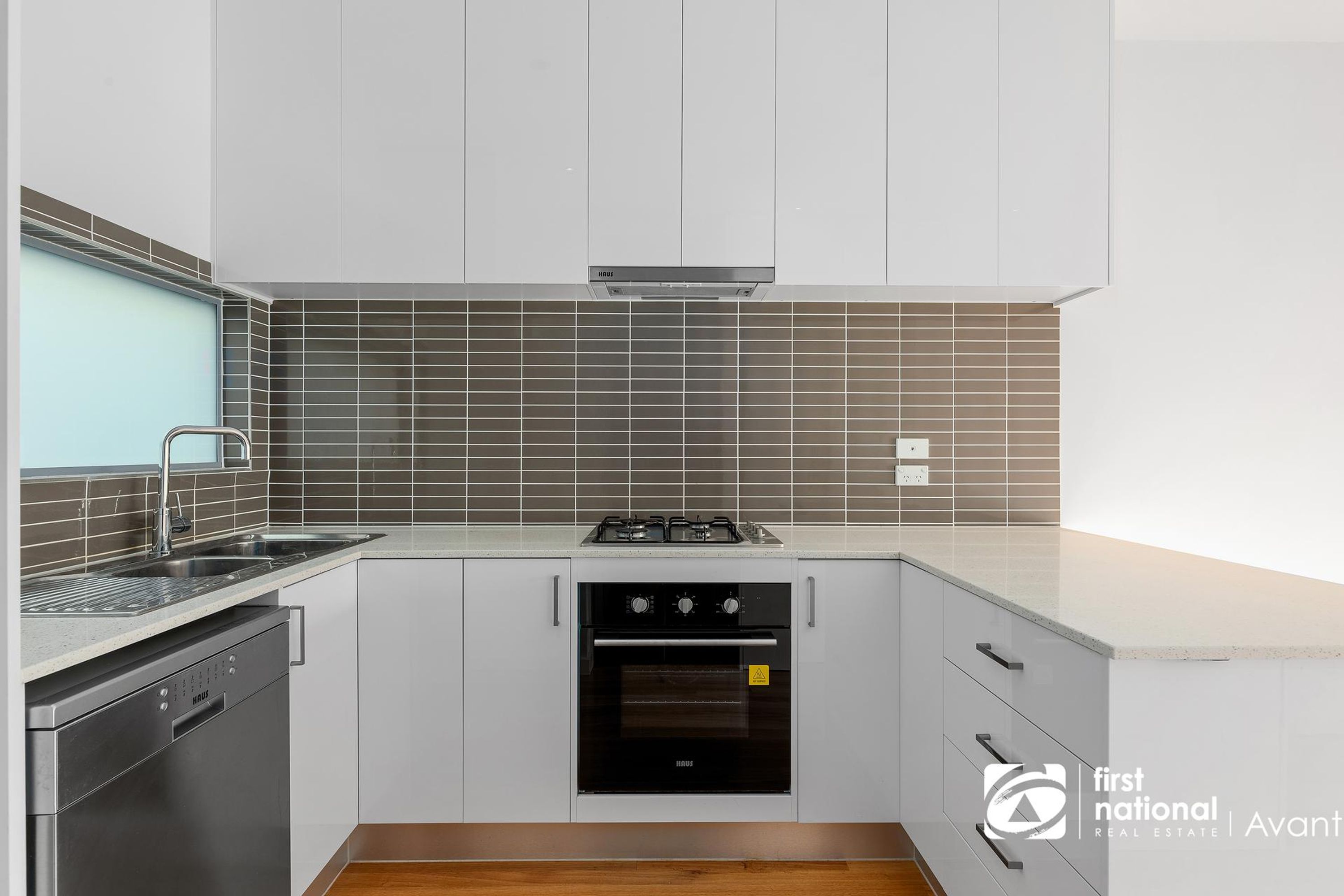 3/142 Thames Street, Box Hill North - Thumbnail 3