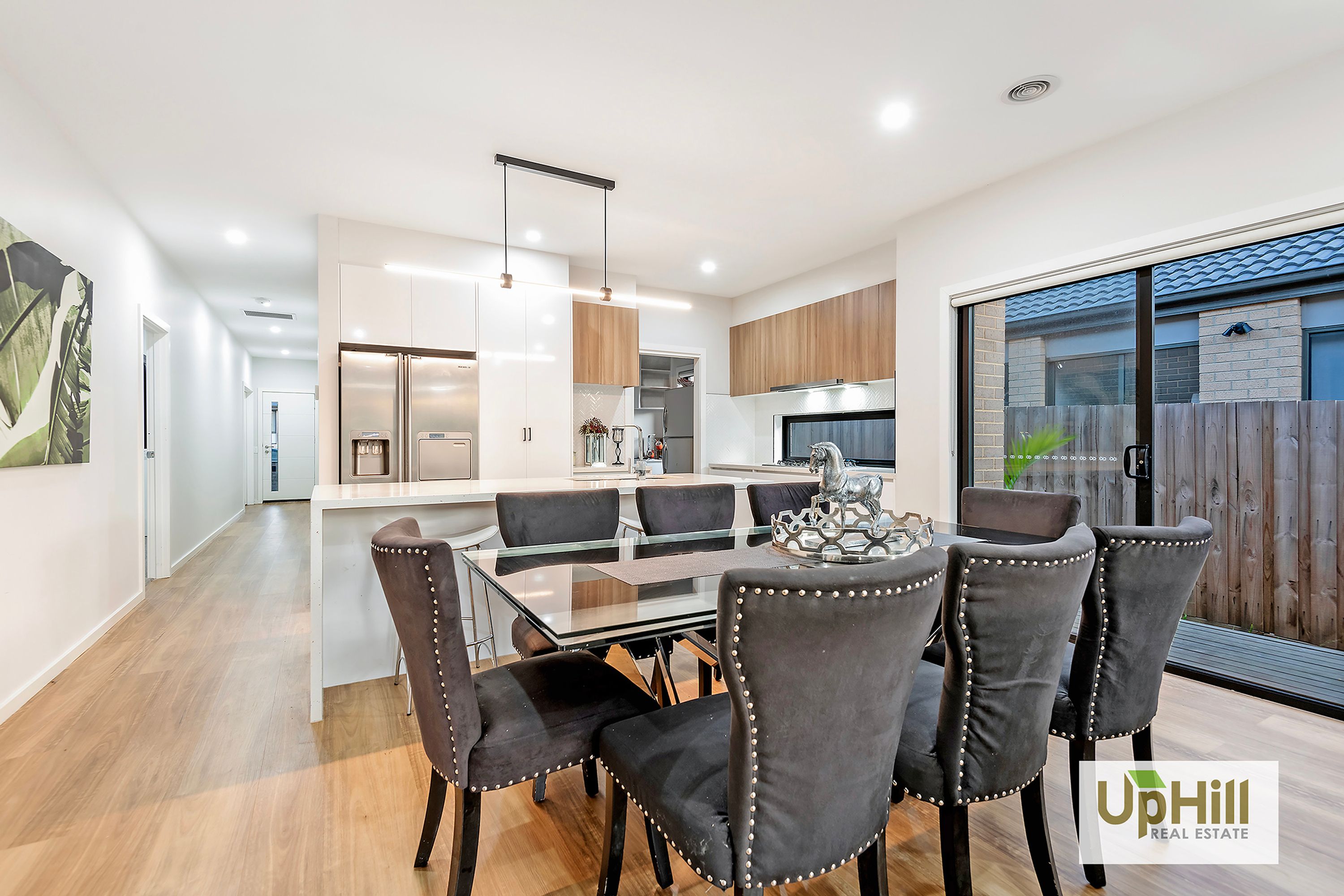 19 Merlot Way, Clyde North - Thumbnail 2