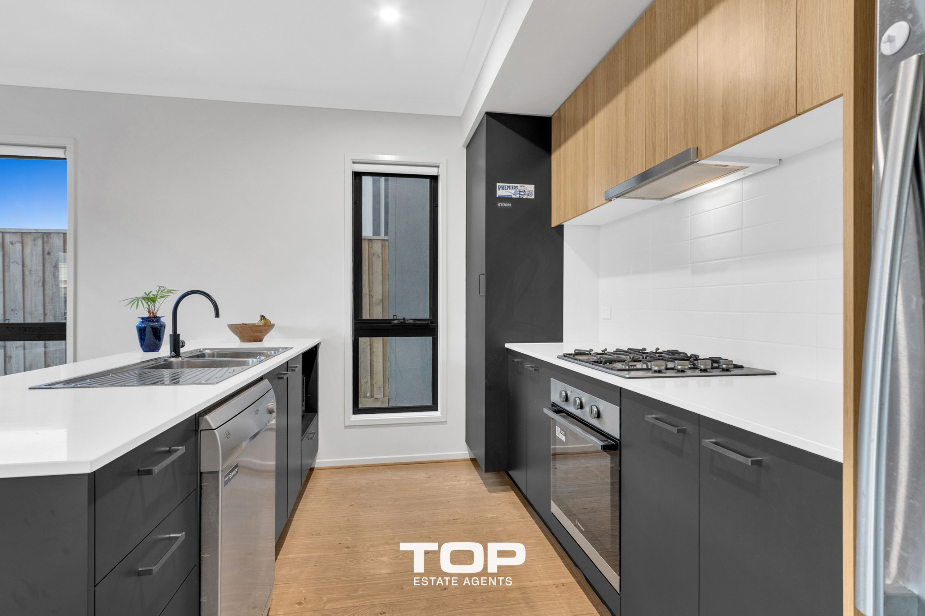 13 Pamir Circuit, Clyde North - Thumbnail 6