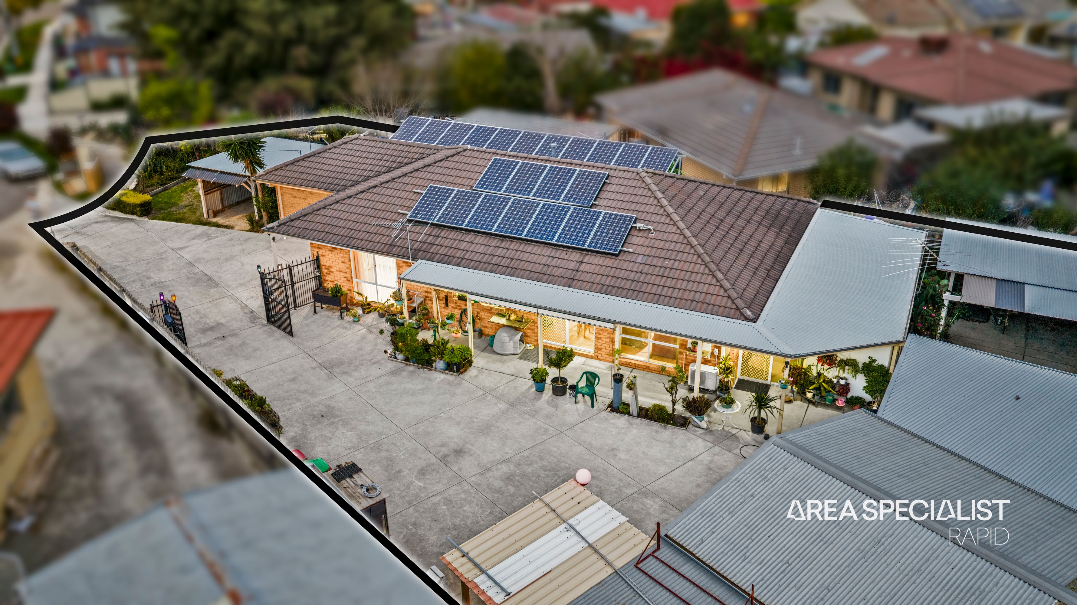 6 Golden Court, Doveton, Doveton - Image 1