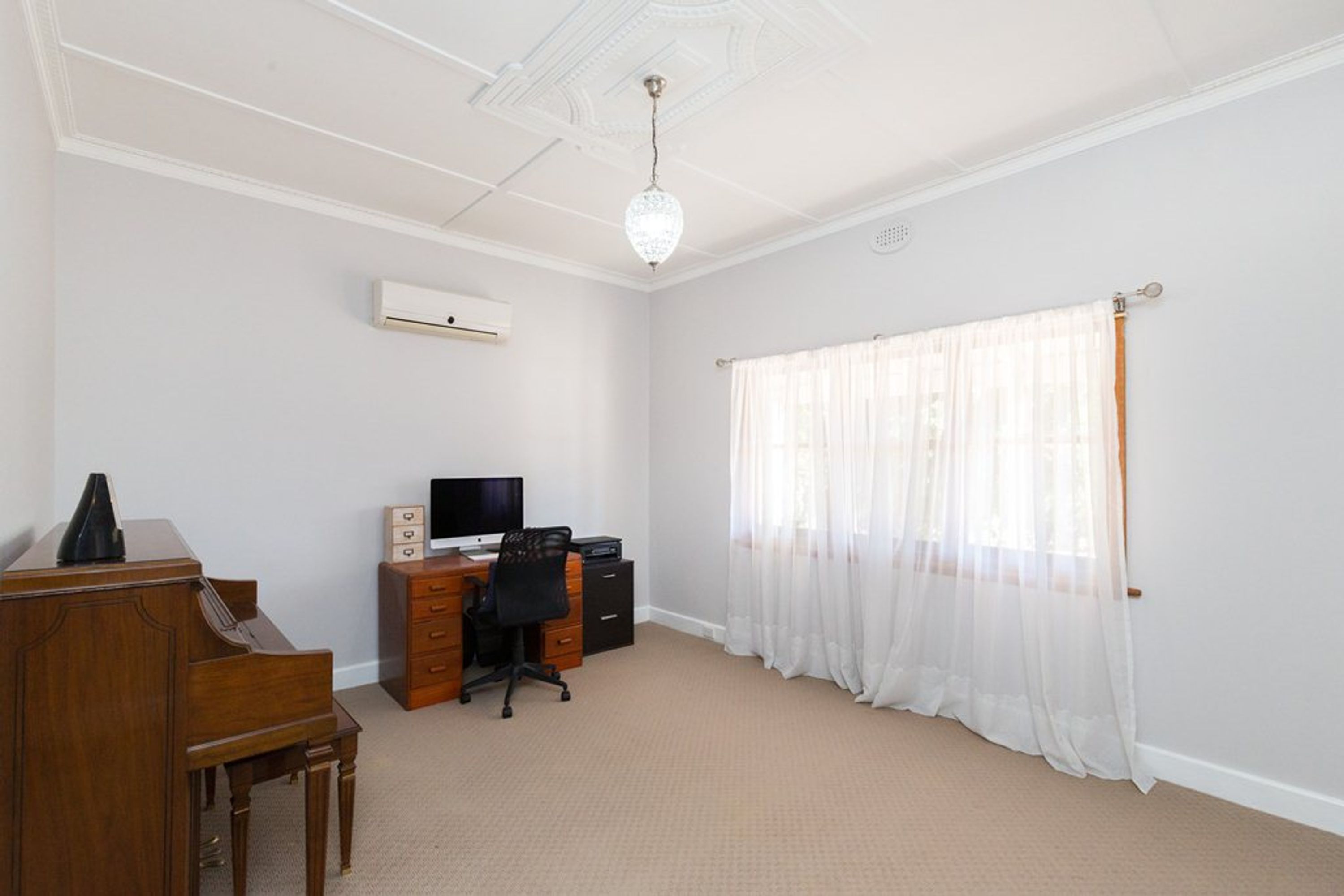 11 Robinson Street, Horsham VIC 3400, Horsham - Thumbnail 3