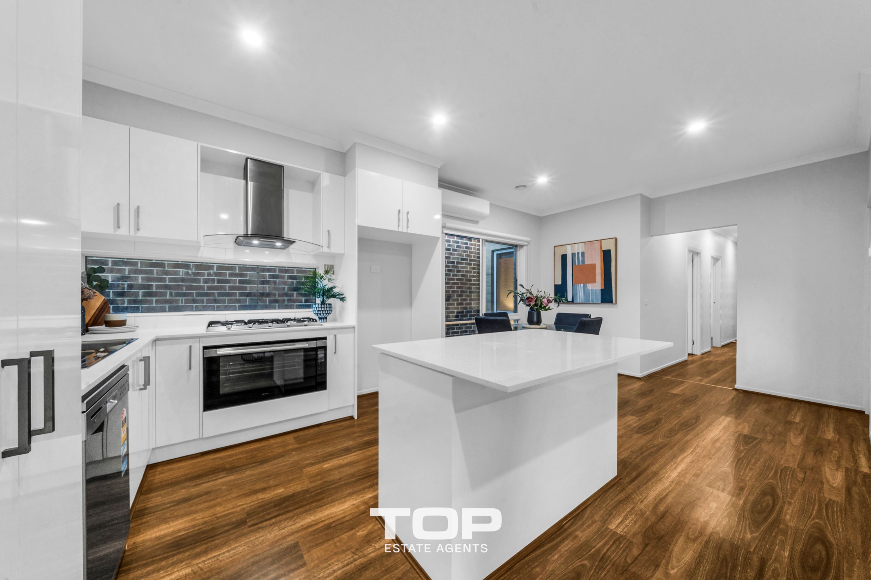 49 Shearjoy Loop, Clyde North - Thumbnail 8